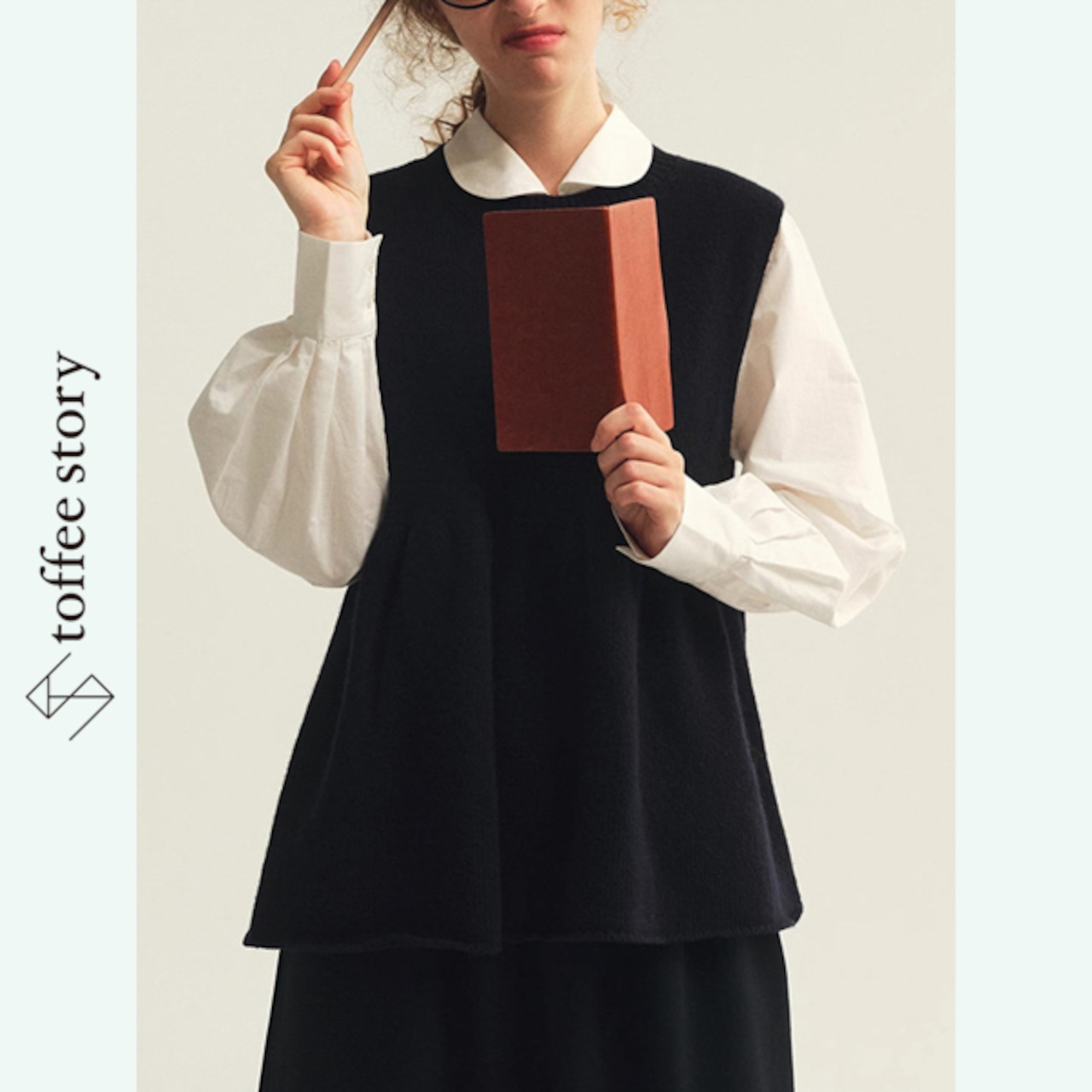 【2color】背中にリボンの風をまとうペプラムニット 《P0308》