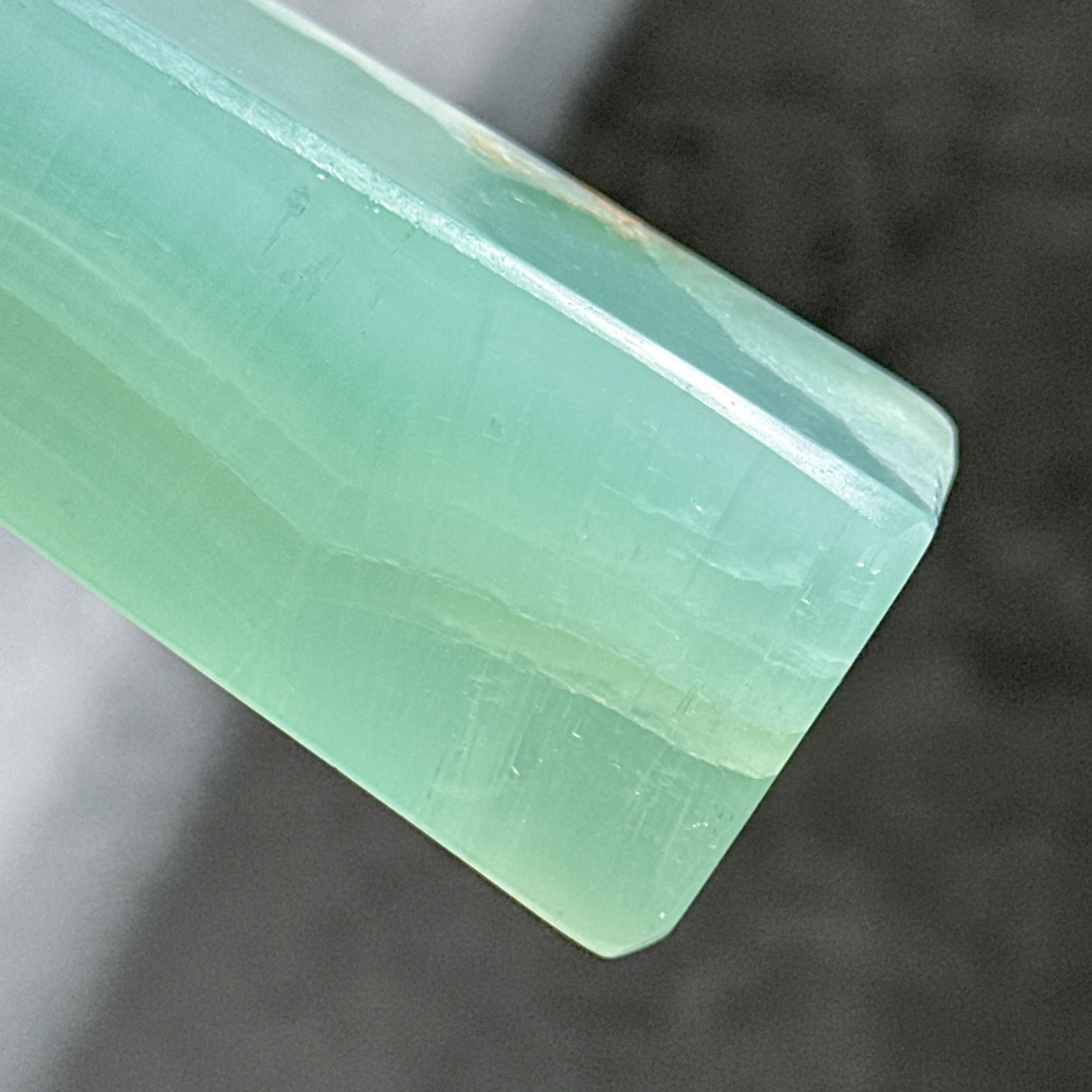 ピスタチオカルサイト タワー23◇Pistachio Calcite◇天然石・鉱物