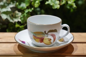 Royal Worcester（ロイヤル・ウースター） Evesham Gold（イブシャムゴールド）  ティーカップ＆ソーサーb