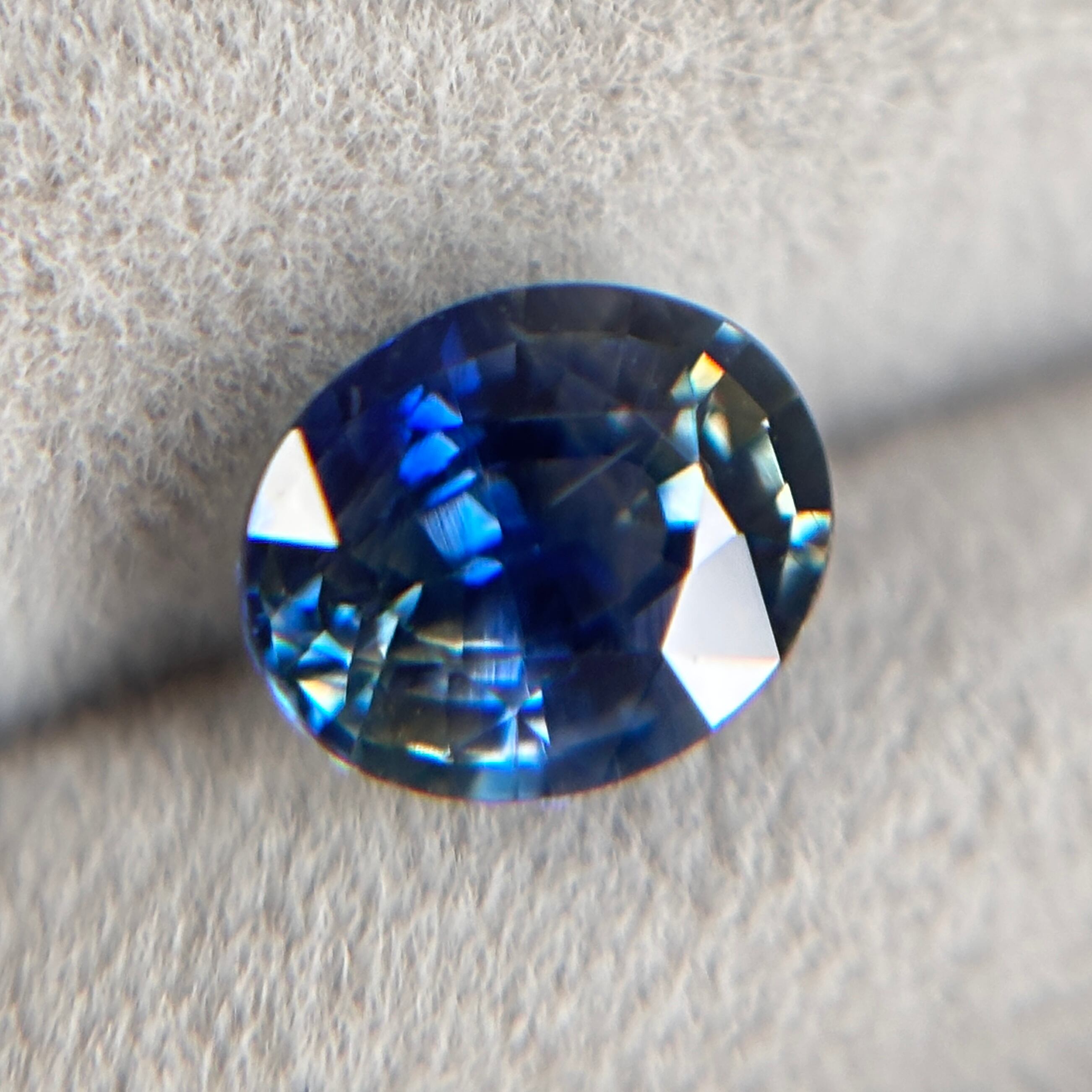 サファイア様 バイカラーサファイア 0.88ct | EnMedel 〔 宝石ルースのおみせ〕