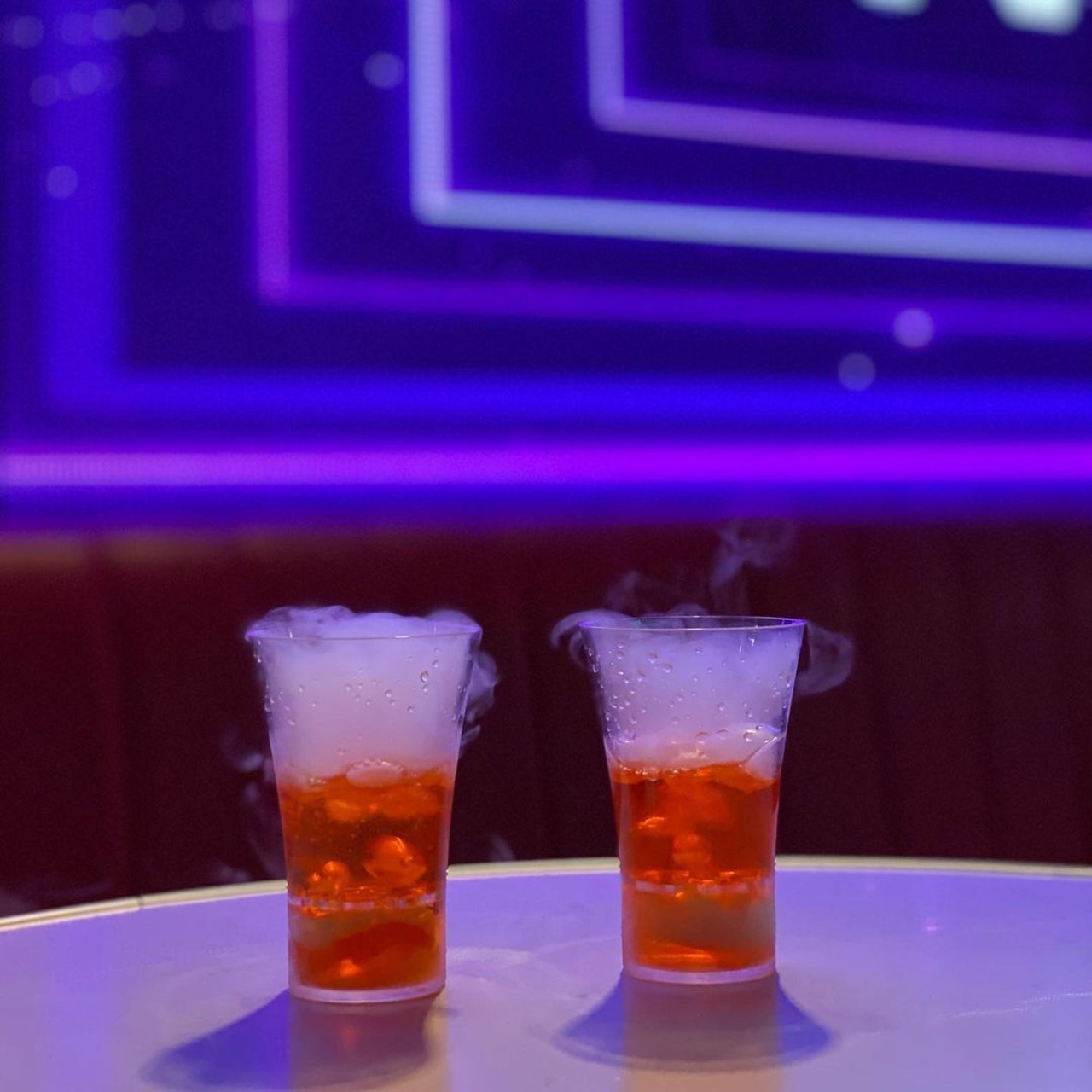 Neon Fukuoka 箱貸しブッキング 月ー木 10:00〜24:00■ 9時間	99,000円(税込)