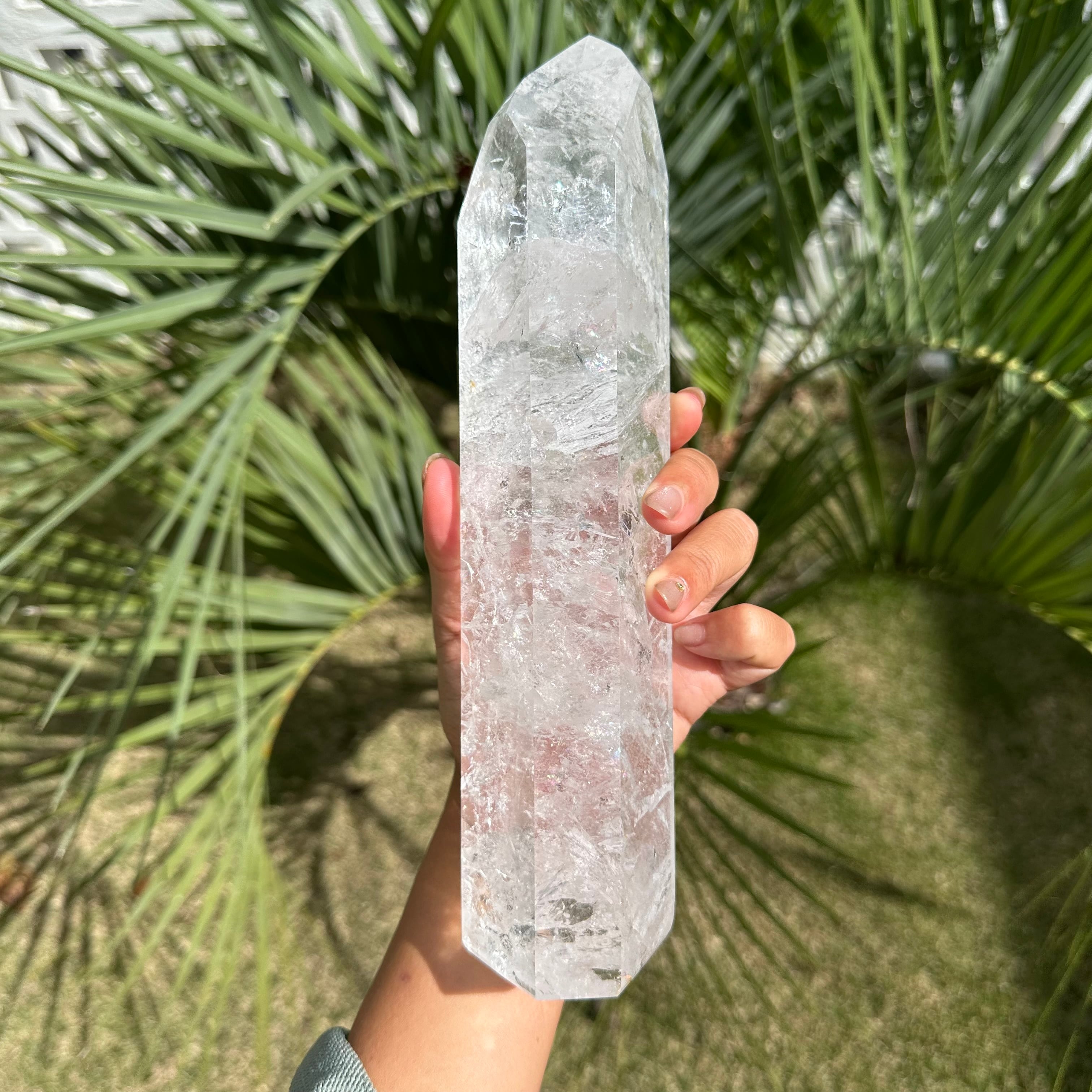 溢れる光のアート水晶 タワー ブラジル産 Rock Crystal Tower with