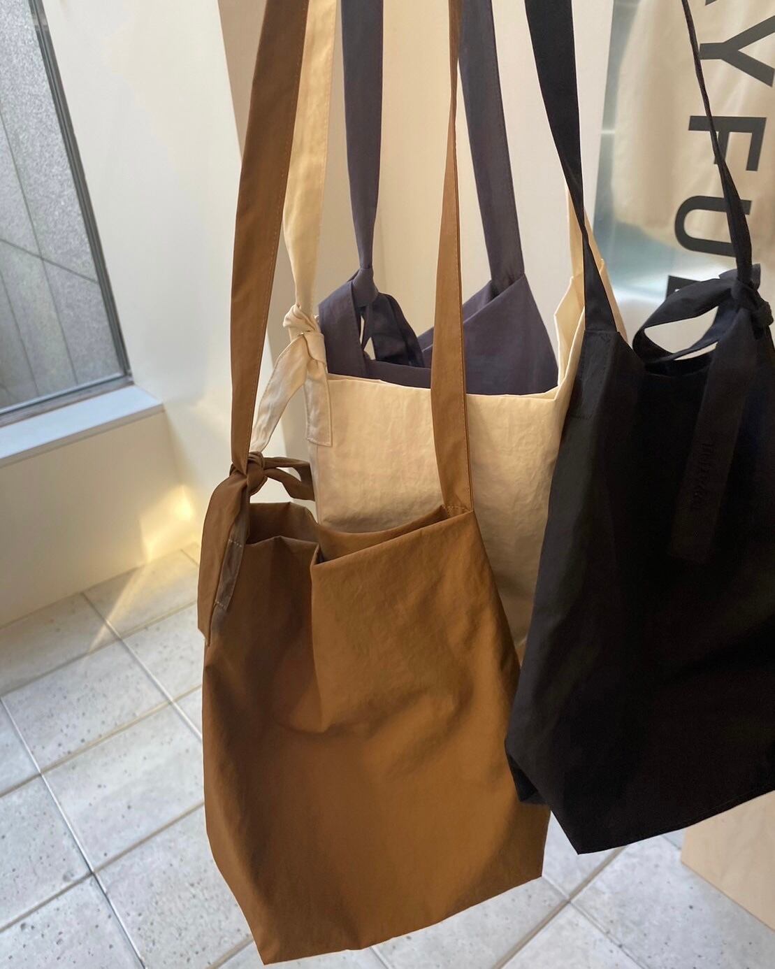 美品】トゥデイフル todayful スウェードサコッシュ 携える 