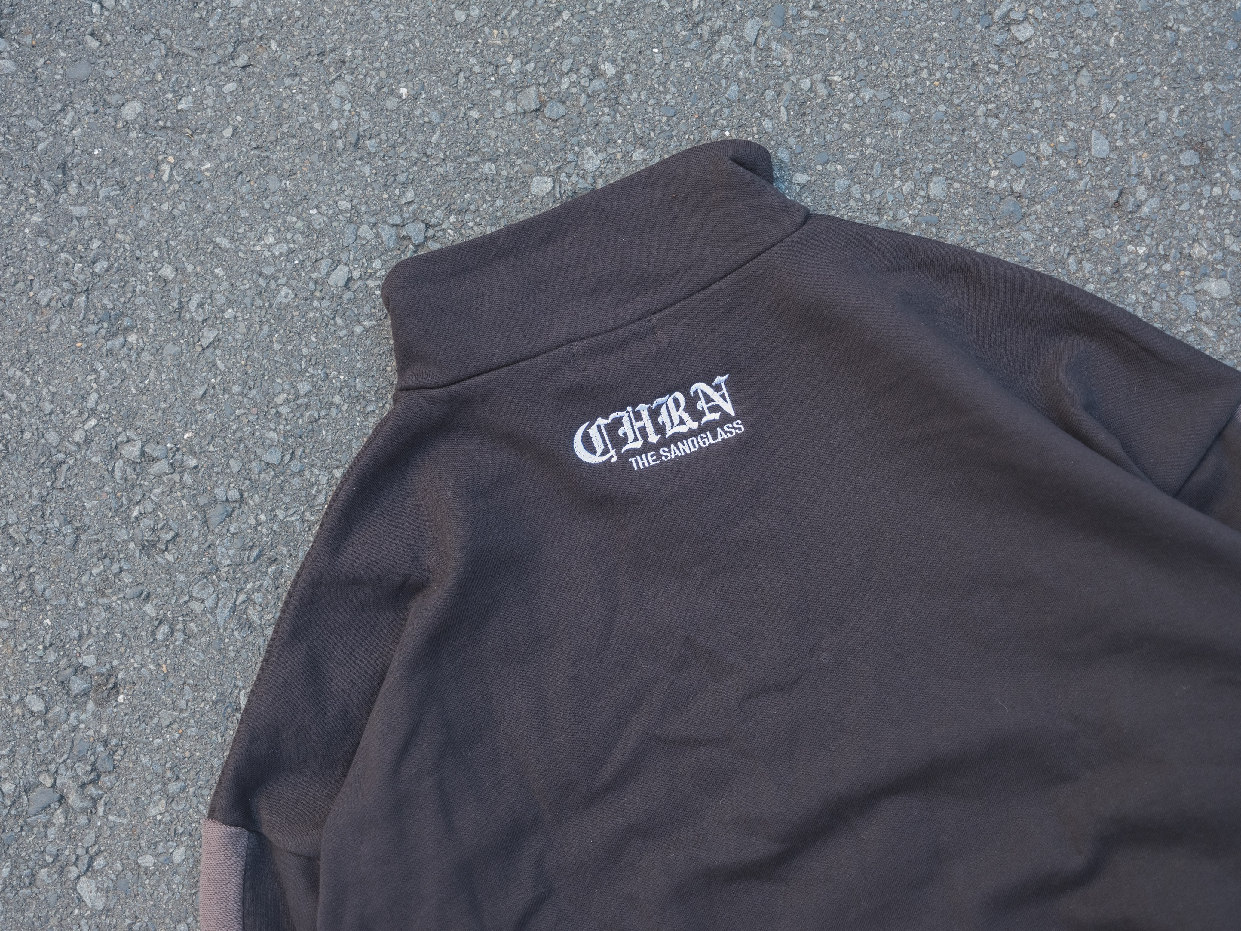 HALF ZIP SWEAT<BLACK> | CHRONOIZM