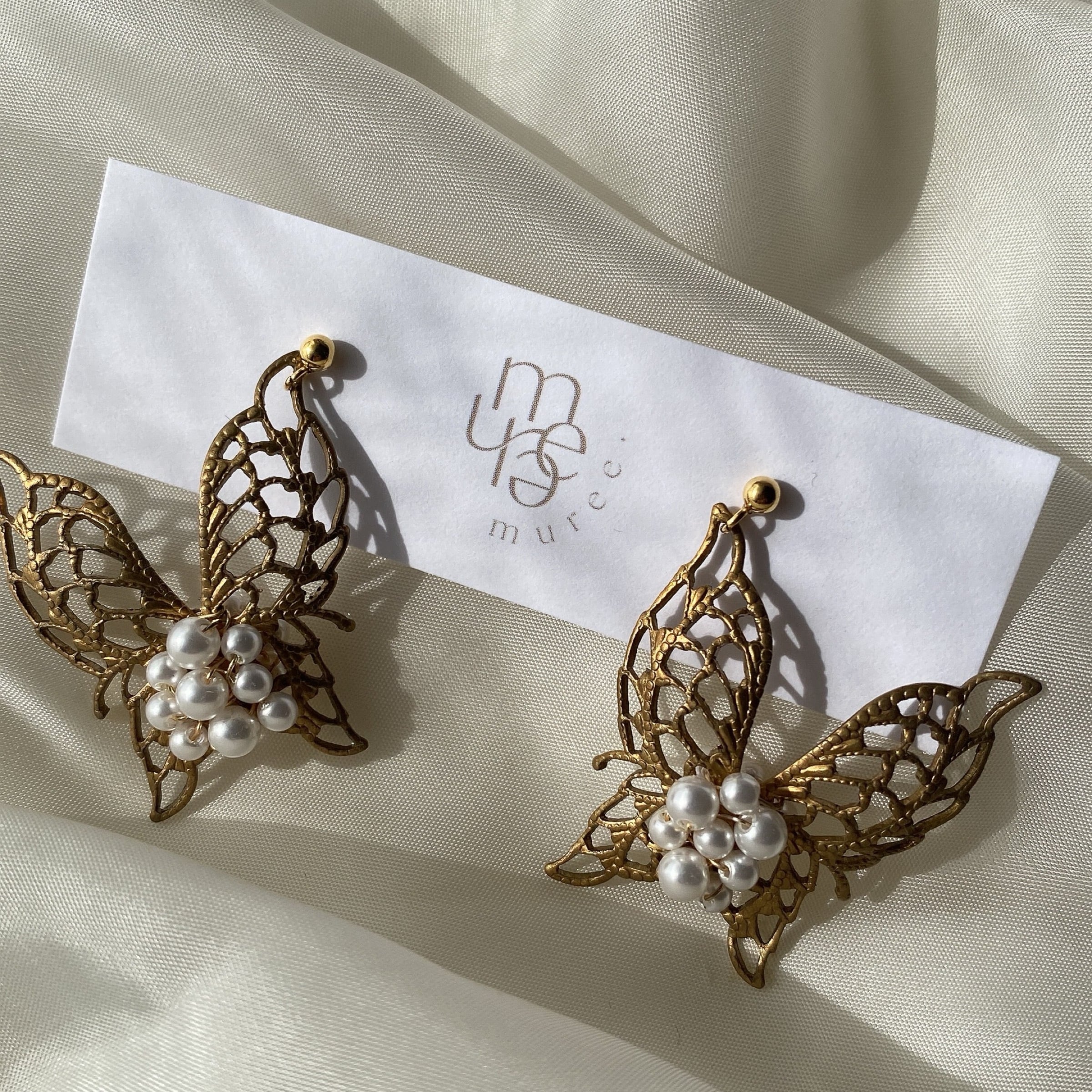 【 一点もの 】シアーバタフライピアス(イヤリング)