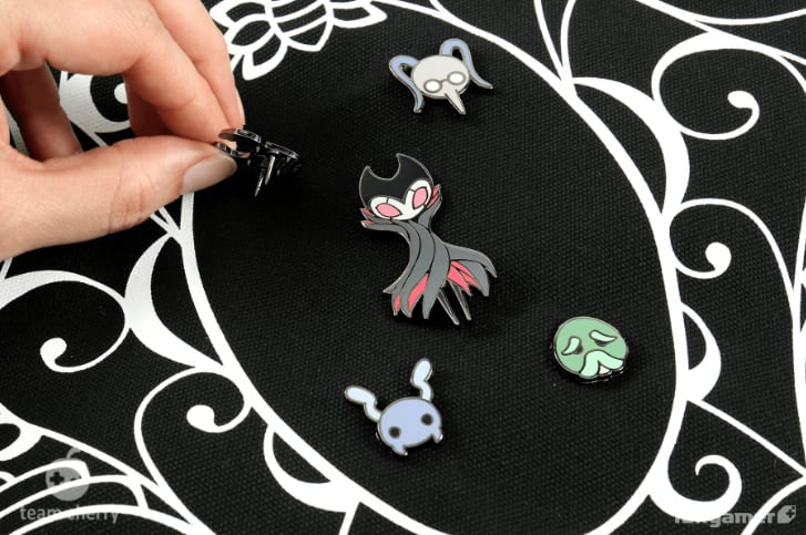 「Hollow Knight」 遺物の探究者 トートバッグ by Fangamer / fangamer