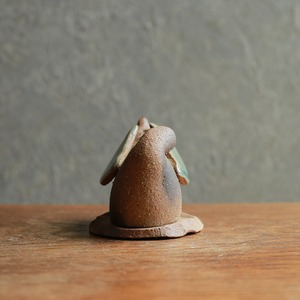 焼き物のぬくもり感じる、鳥のお香置き