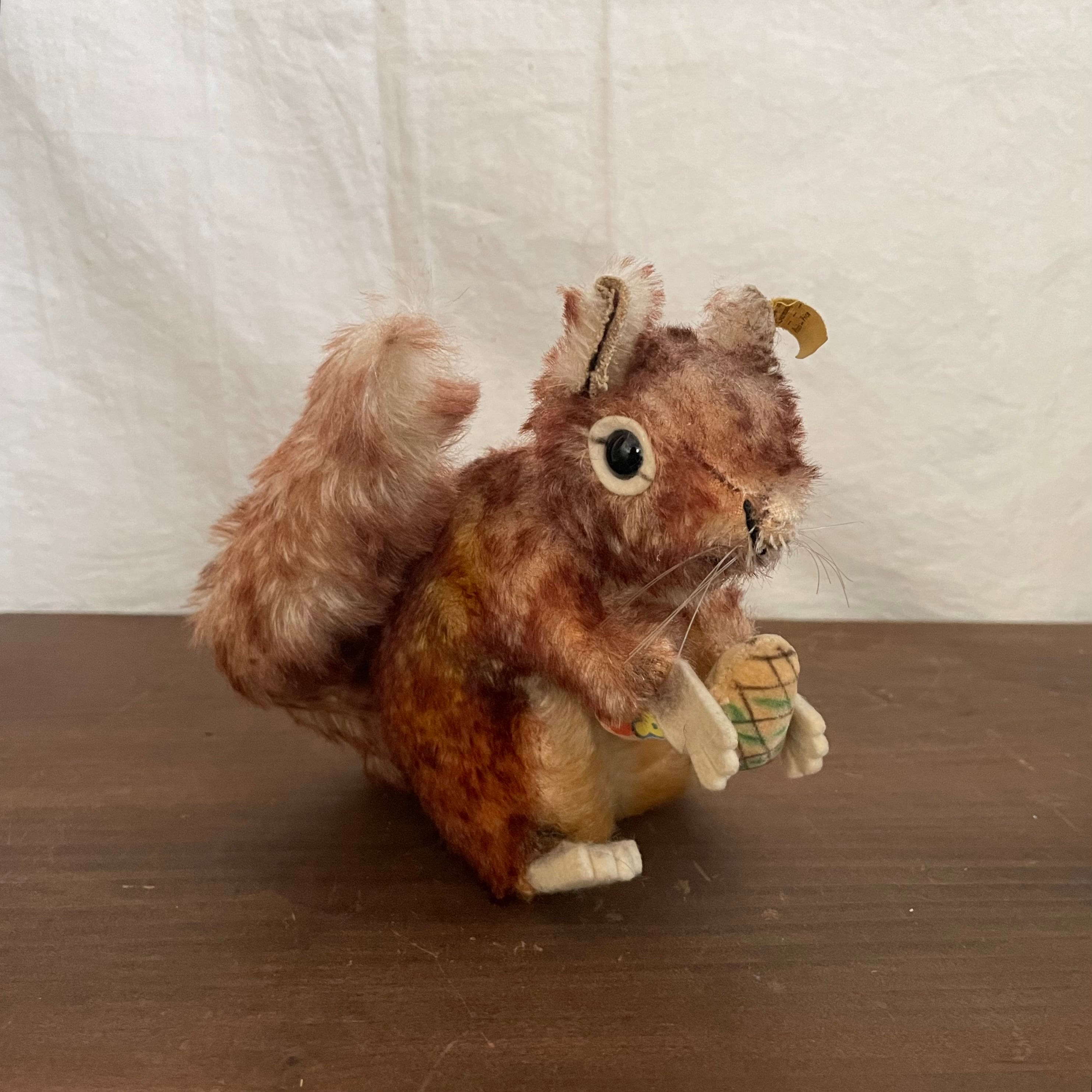 【美品】シュタイフ　イースタージオラマ シュタイフの木の実を持ったリス | tsuitachi craft&brocante