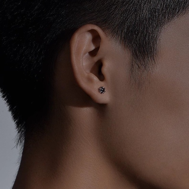 メンズ用イヤリング★黒い6本爪のピアス★個性耳環★アクセサリー★ファッション耳輪