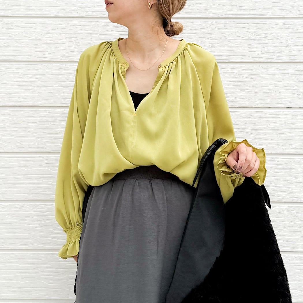 ライトピーチギャザーシャーリングブラウス