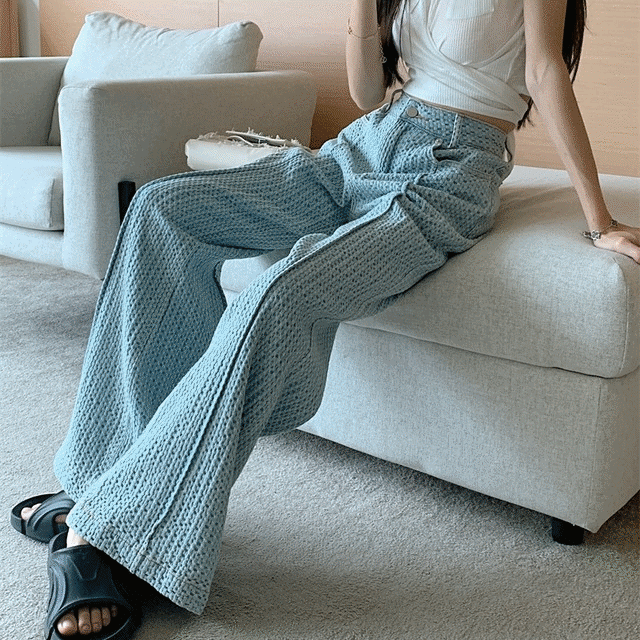 【着用レビュー】パンツ レディース ワイドパンツ ボトムス デニム風 ジーンズ風 Gパン風 ワイド ロング丈 かわいい 大人可愛い きれいめ シンプル カジュアル 大人 上品 オシャレ おしゃれ お洒落 かっこいい 大人可愛い 大人女子 送料無料 ラフ S M L  パステルカラー ブルー 春 夏 秋 冬 10代 20代 30代 40代 学生 通学 デート お出かけ 女子会 お泊まり 休日 リゾート 旅行 海 プール 着回し 普段使い 美脚 脚長 韓国 韓国系 トレンド 流行 インスタ映え