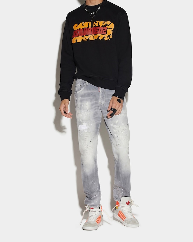 【DSQUARED2】LIGHT GREY WASH SKATER JEANS