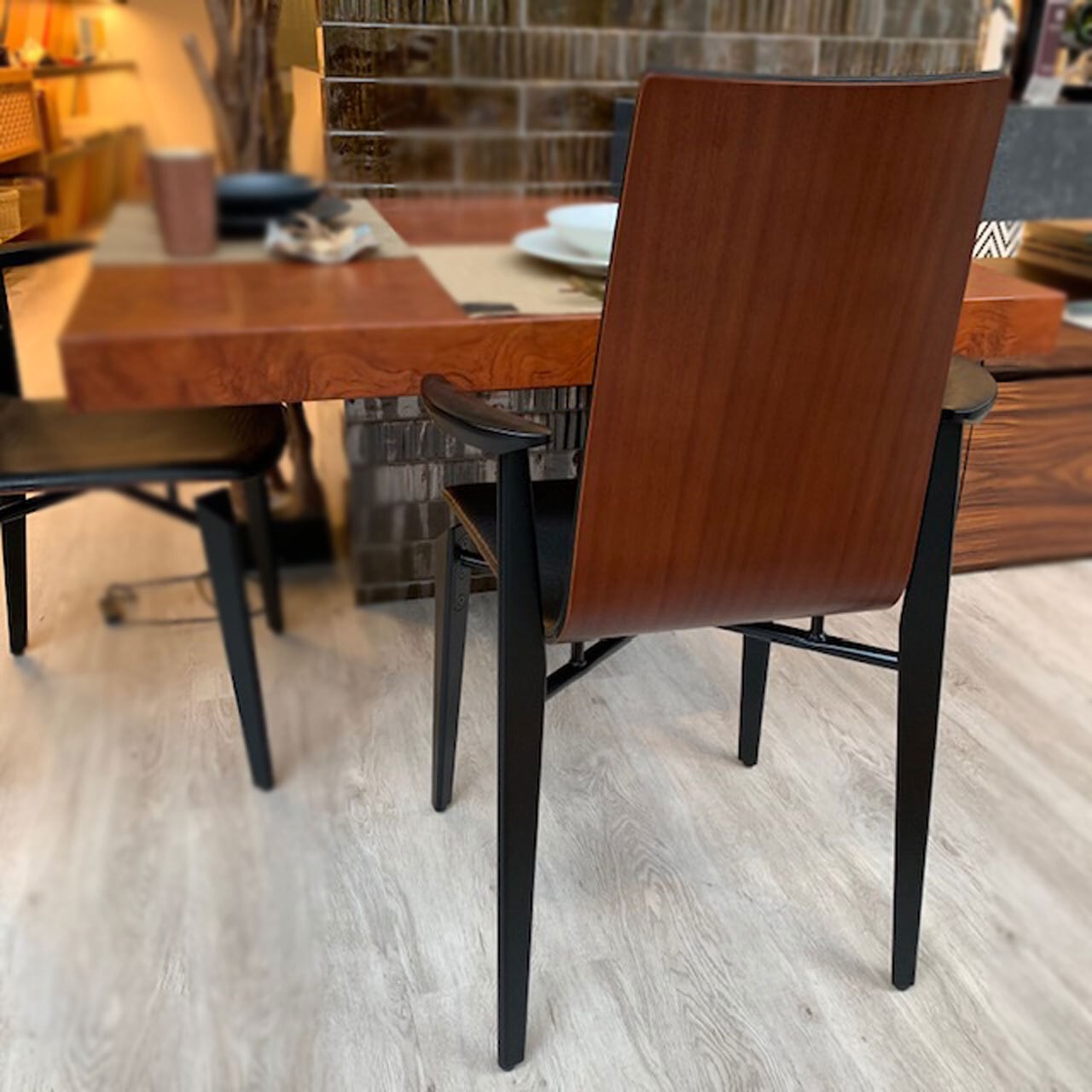 AD CORE/ADコア 「CERVO/チェルボ」 ダイニングチェア 2脚セット （1/2