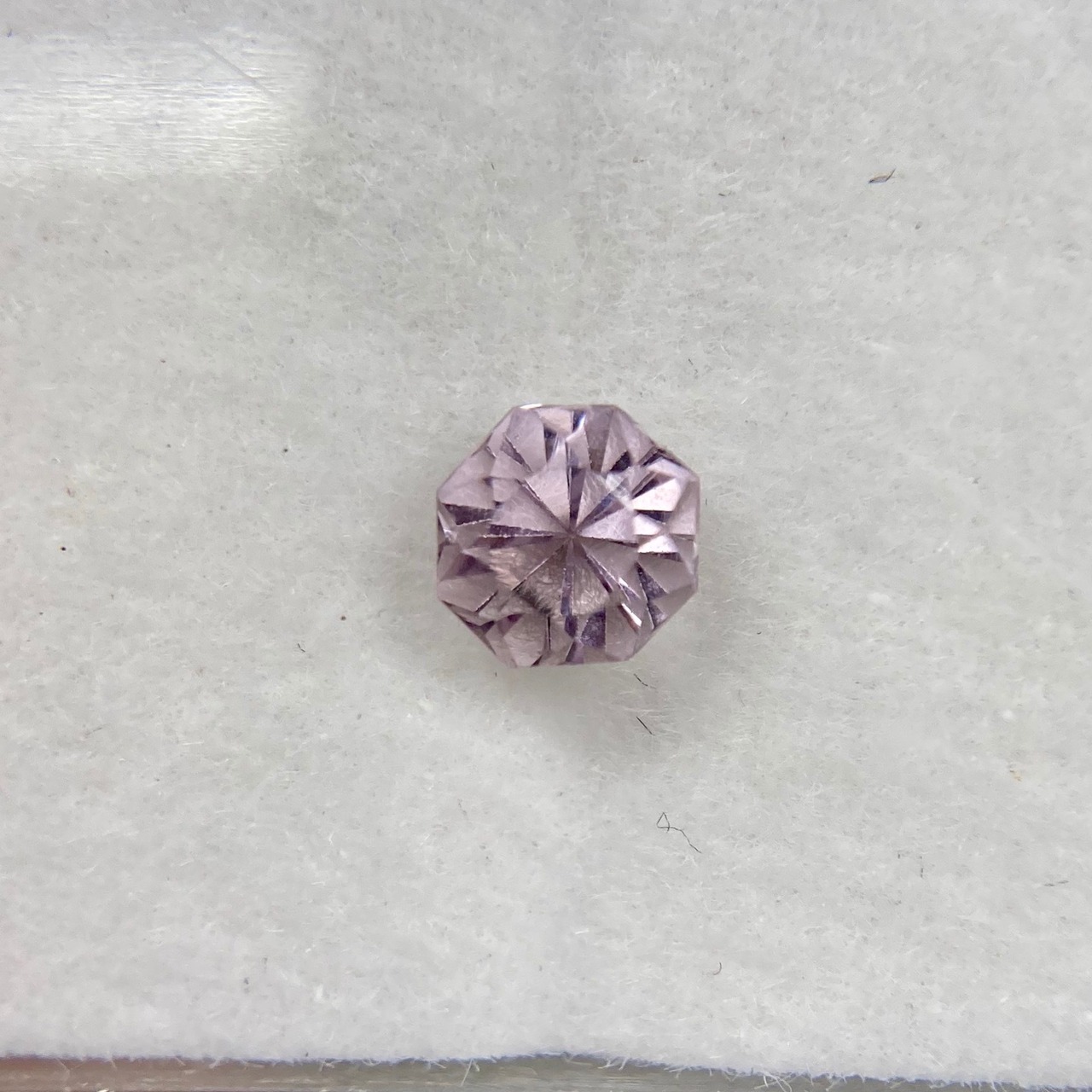 お花みたいなスピネル 約4.7mm スペシャル No.4