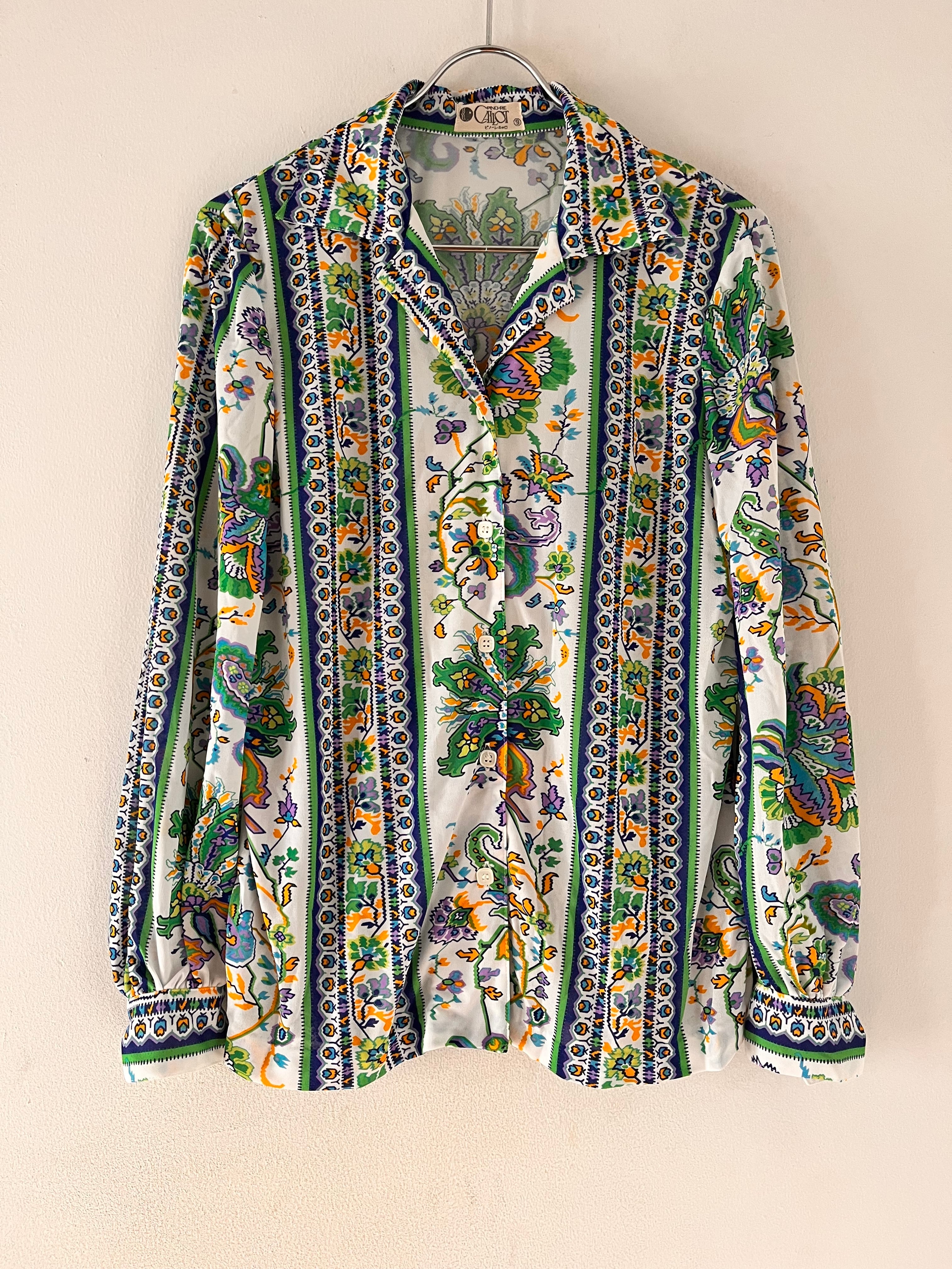 さわやかなブラウス