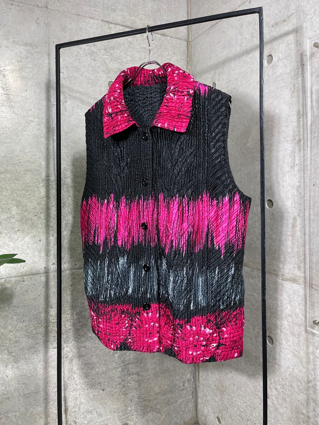 old beautiful pattern vest(red×black)