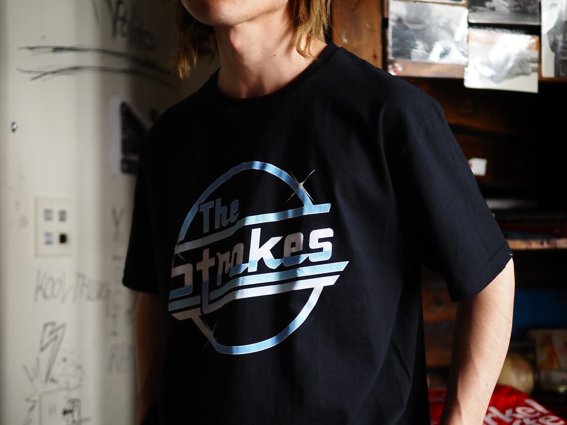 UK製 The Strokes Official T/S Size L ストロークス Tシャツ ガレージ 