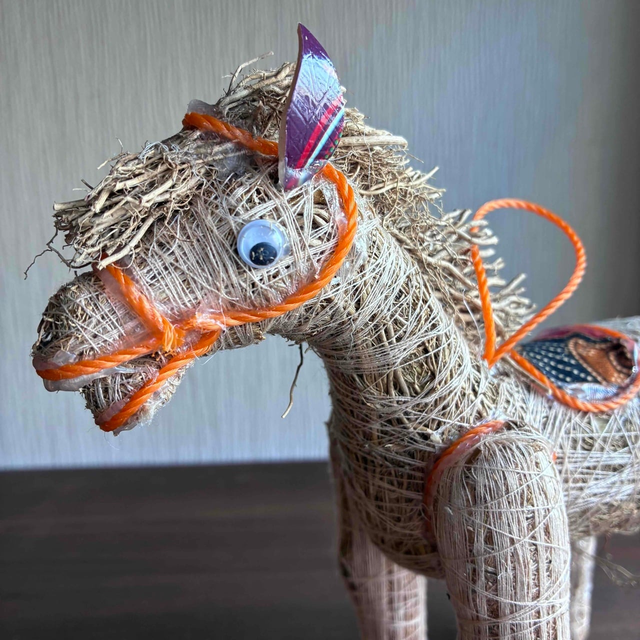 アカールワンギ(香りの木) 馬B