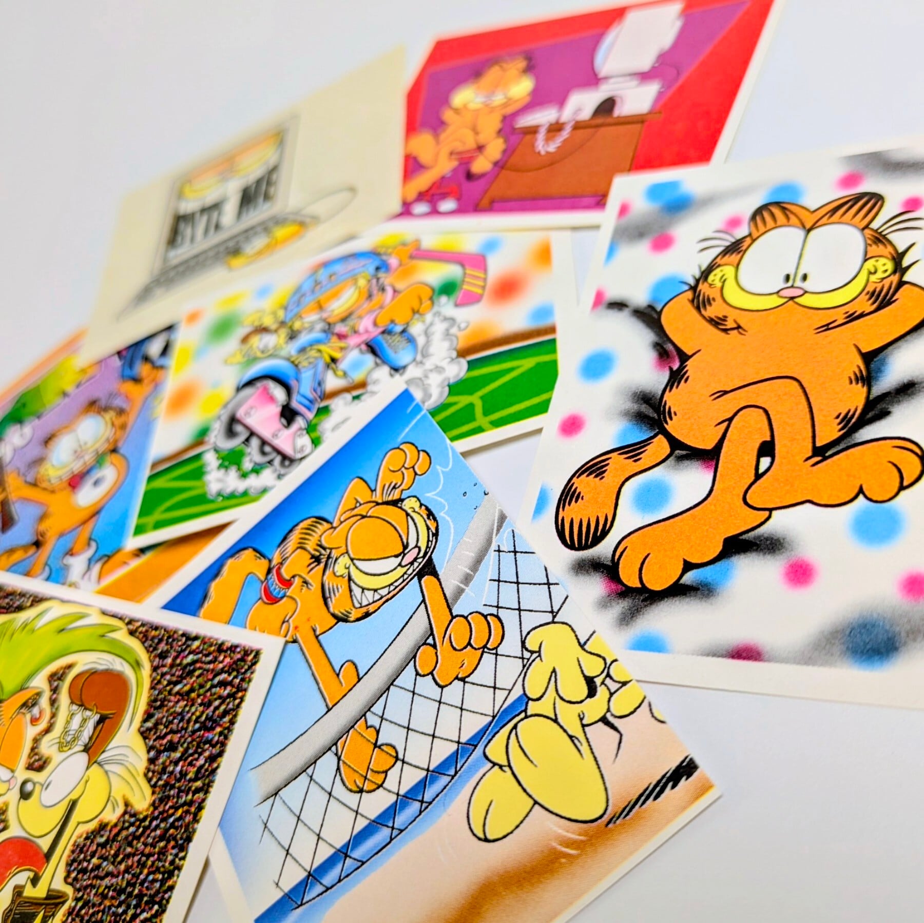 ☆送料無料！☆ VINTAGE 1996【 Garfield（ ガーフィールド ） 】 トレーディングアルバムステッカー 単品 （1個=6STICKER入）〚アメリカン雑貨 アメトイ〛