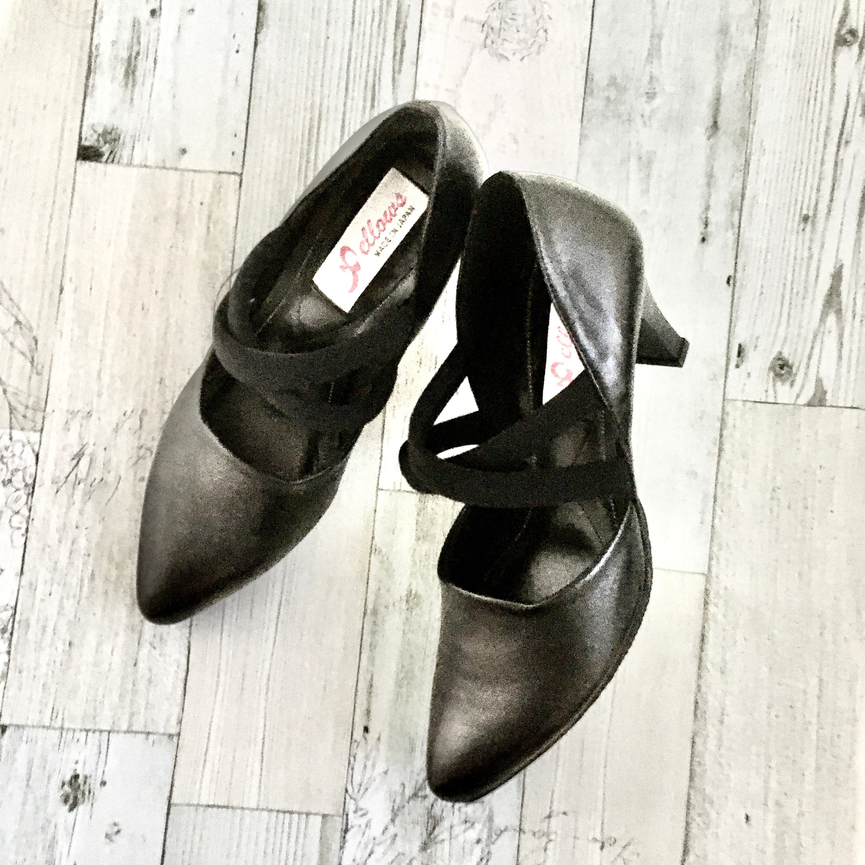 クロスストレッチベルトポインテッドパンプス