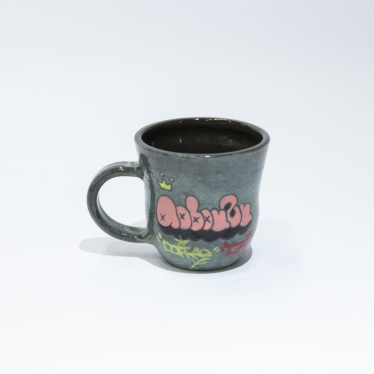 【新着】ハイパーポットクリエイター "阿萬" × aobouzu グラフィティ マグカップ 3【ライフスタイル】