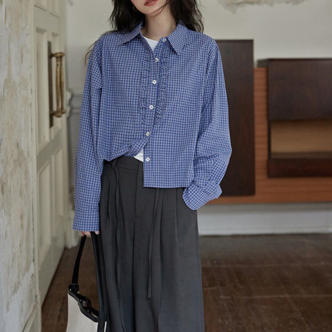 blue lapel long sleeve shirt