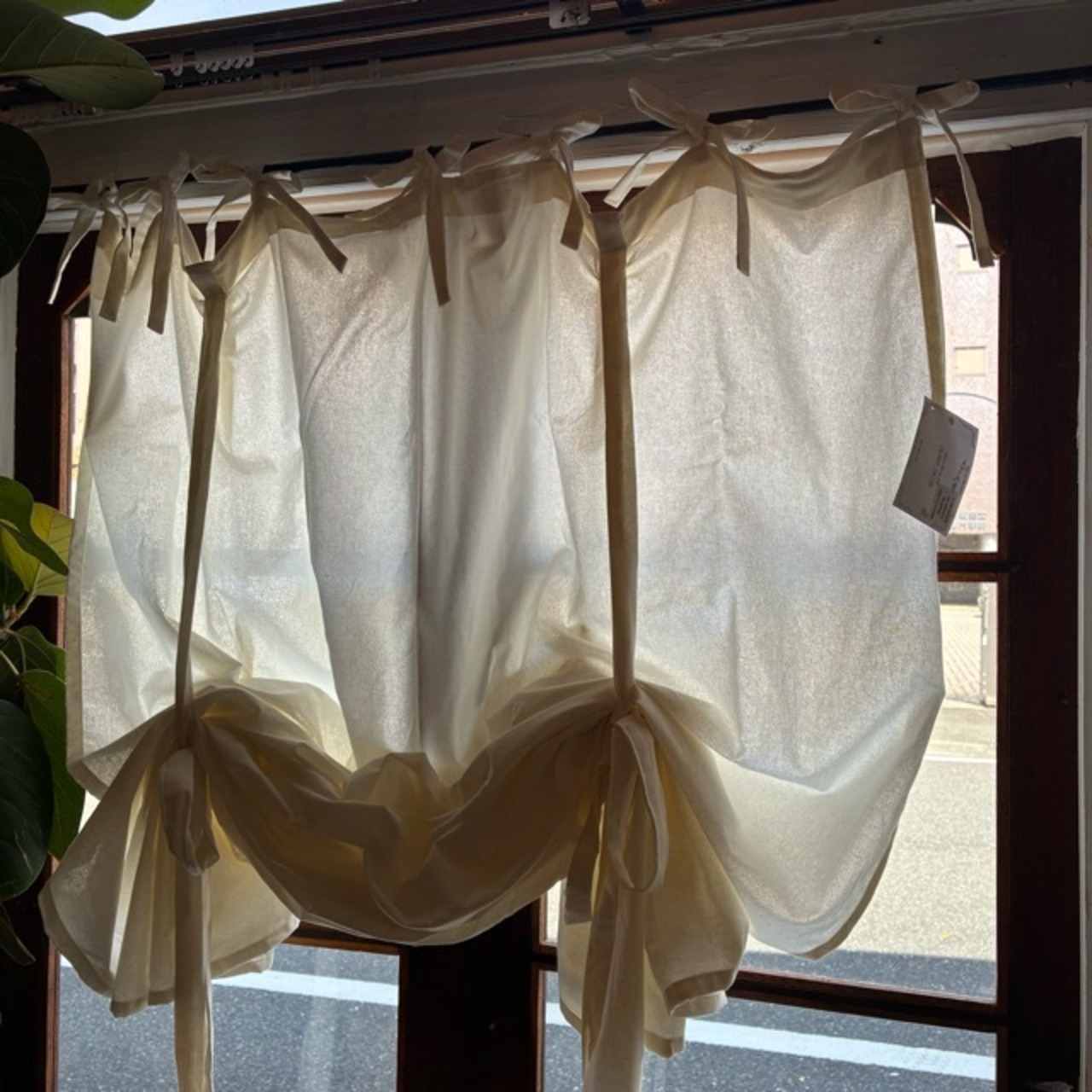 TOPANGA Homefurnishing India Cotton Sheeting Ribbon curtain　インド　コットンシーチングリボンカーテン　110×200cm　ホワイト　白　綿　ナチュラル　レースカーテン　ドレープカーテン　中厚　キッチン　カフェカーテン　バルーンカーテン　カーテンポール　暖簾