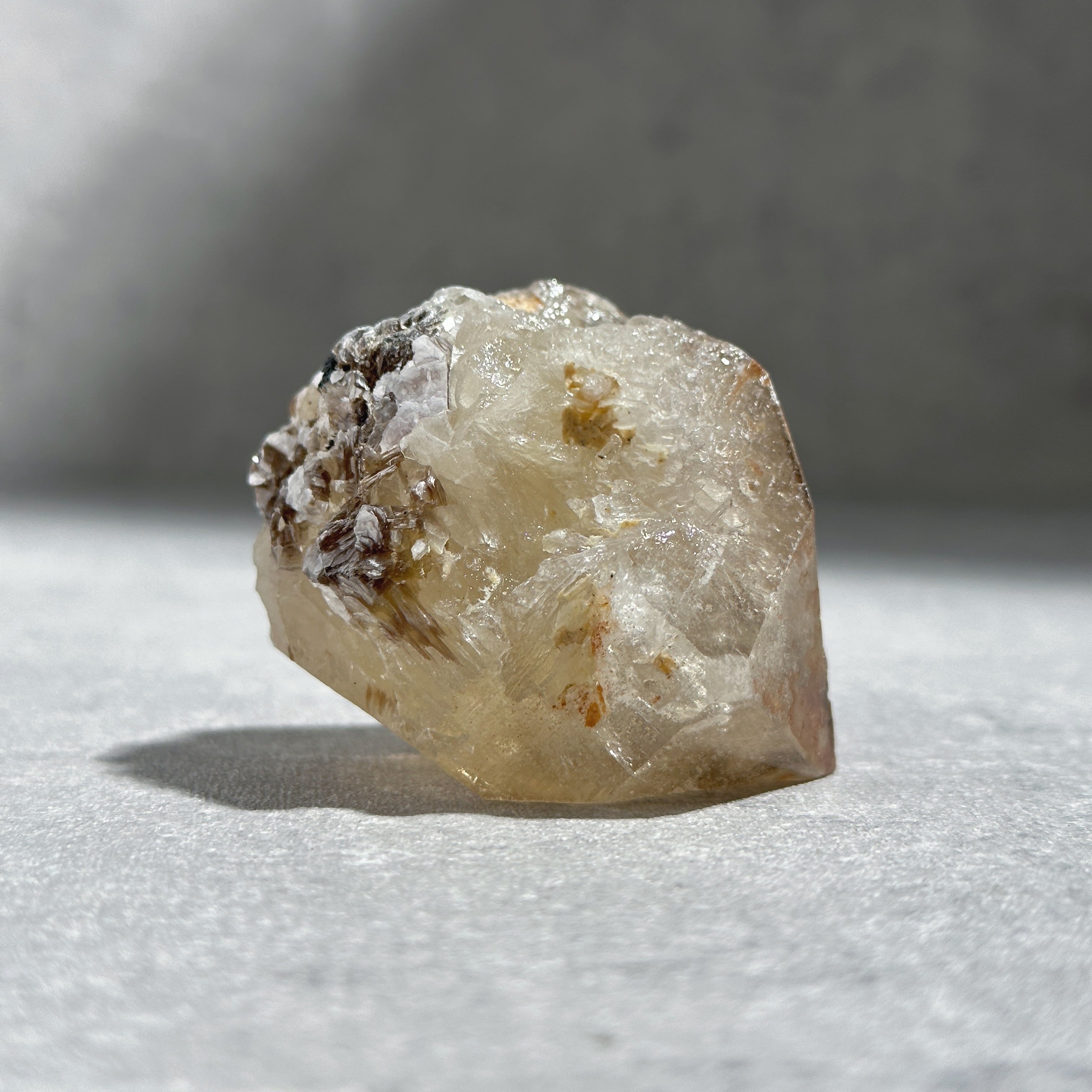 レコードキーパー△雲母◎シトリン（黄水晶） 原石04◇ Citrine