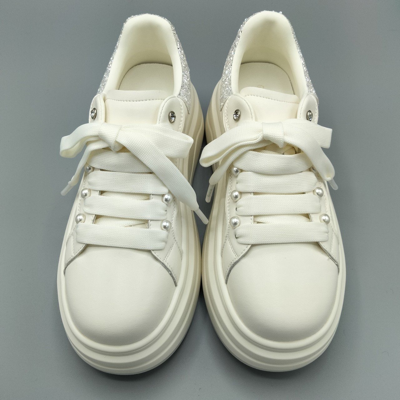 HACCCCY HY018 パール付きスニーカー