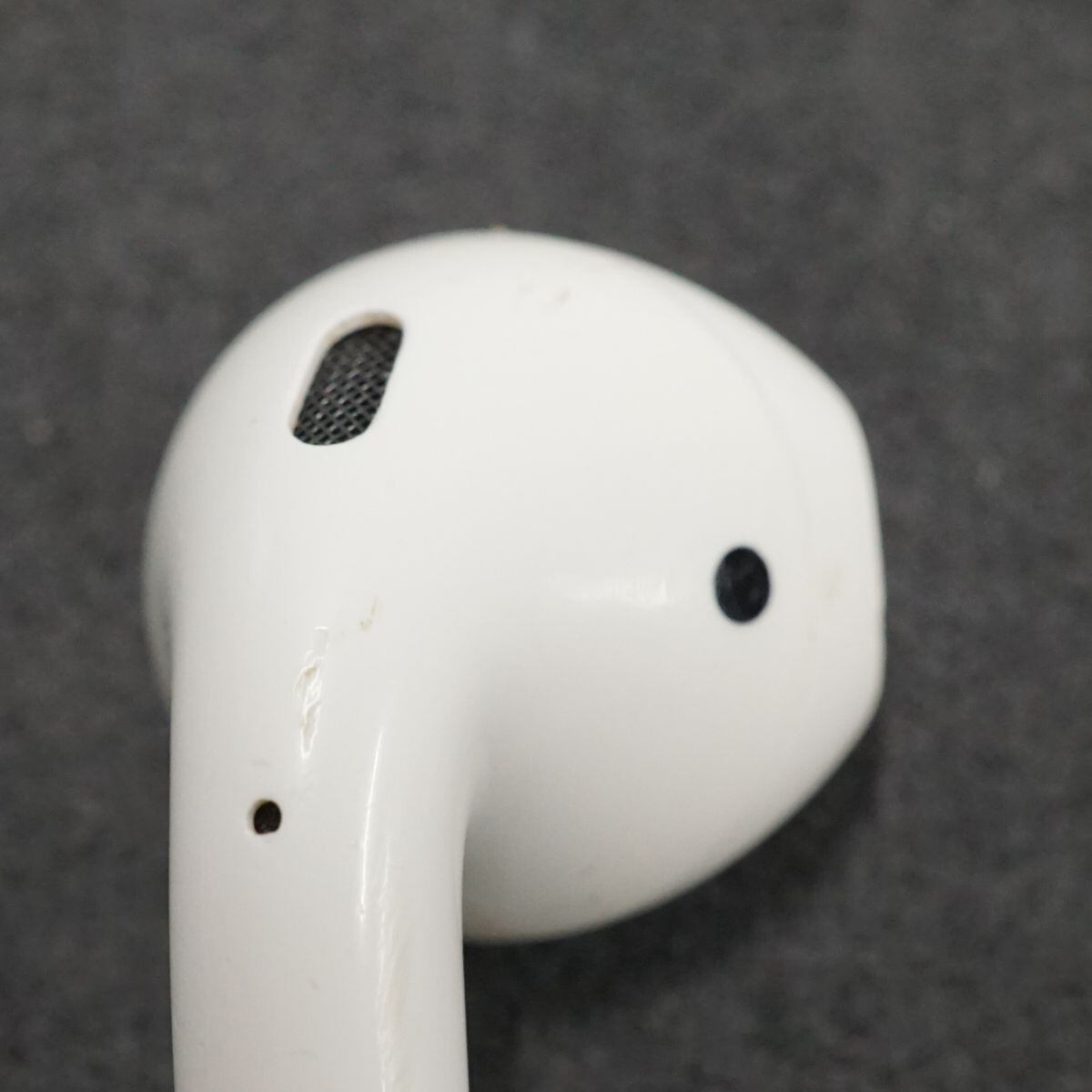 高級な 第二世代Apple AirPods右耳イヤホンのみ A2032正規品 完動品