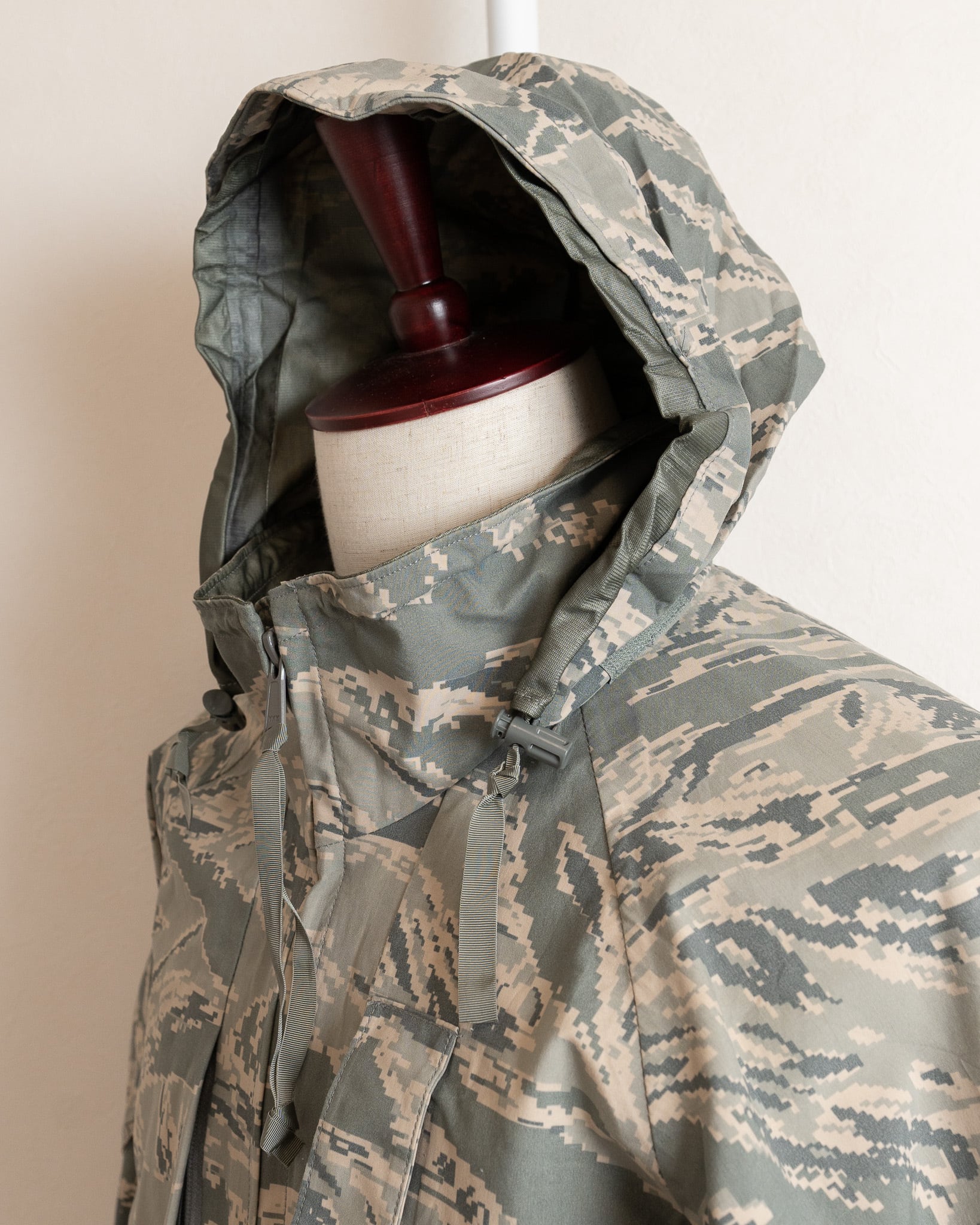 U.S.AIR FORCE APECS ABU GORE-TEX PARKA M-L 