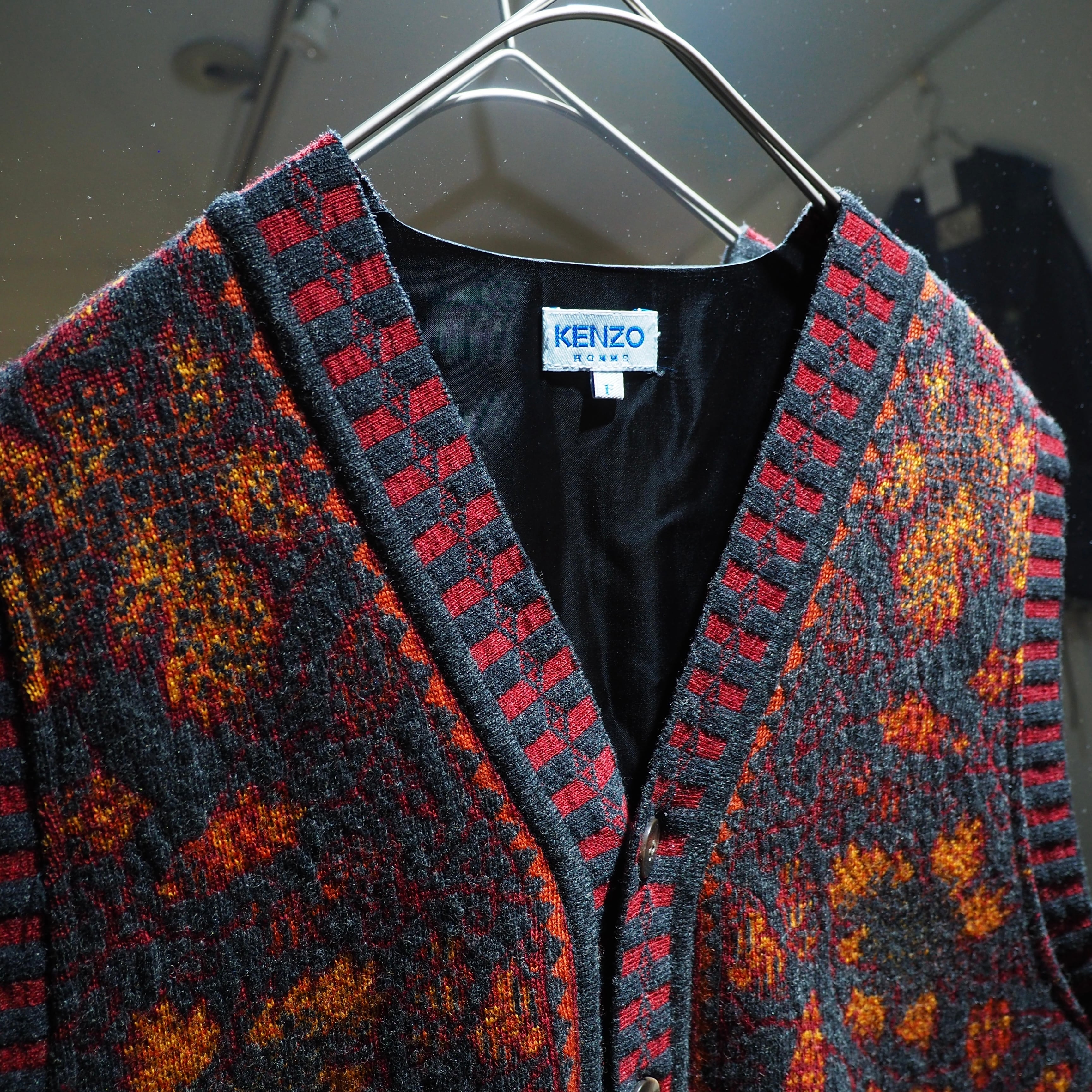 " OLD KENZO " Beautiful Flower Embbossed vintage knit vest