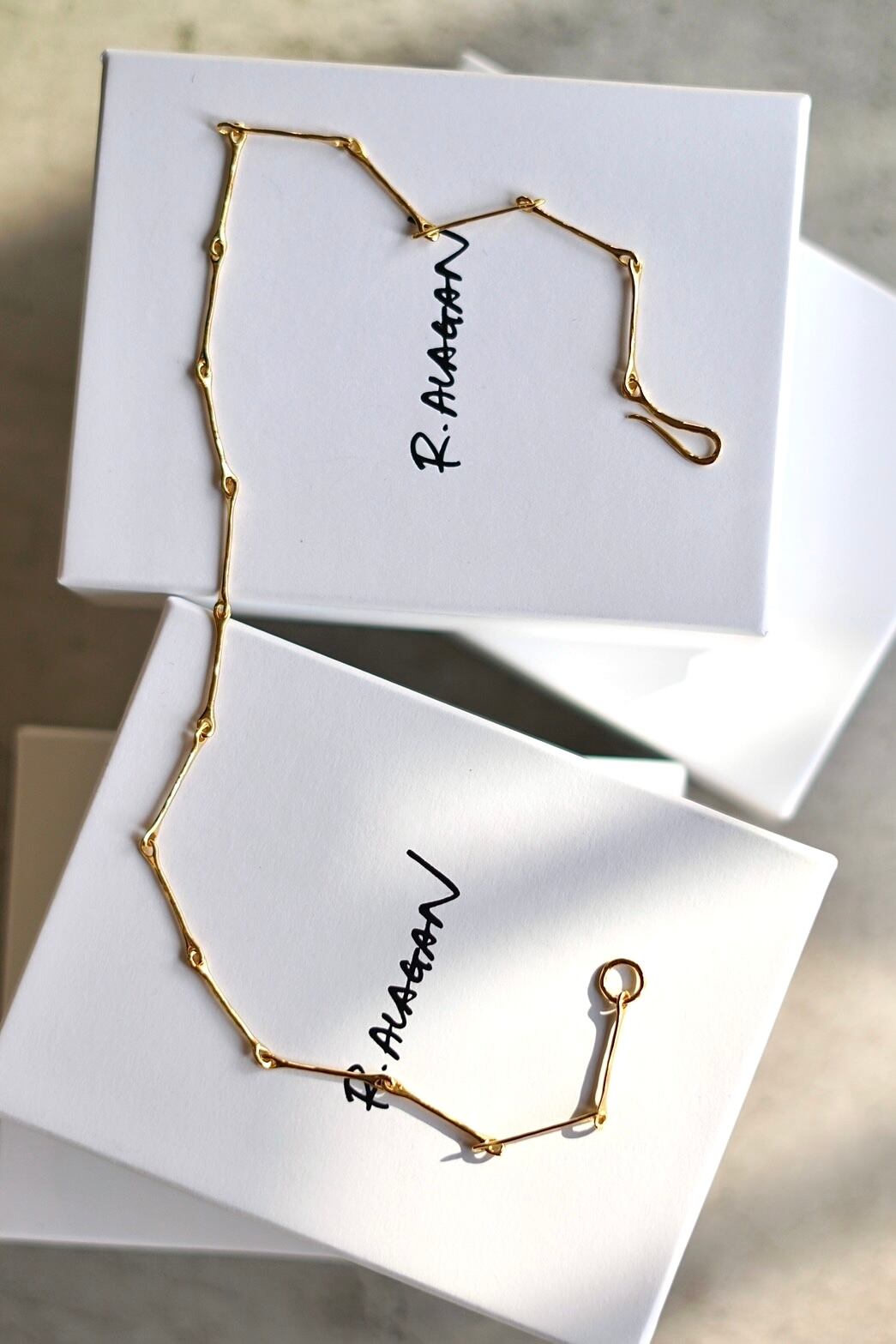 R.ALAGAN / FIBULA BANGLE (GOLD) | JUQUI Online