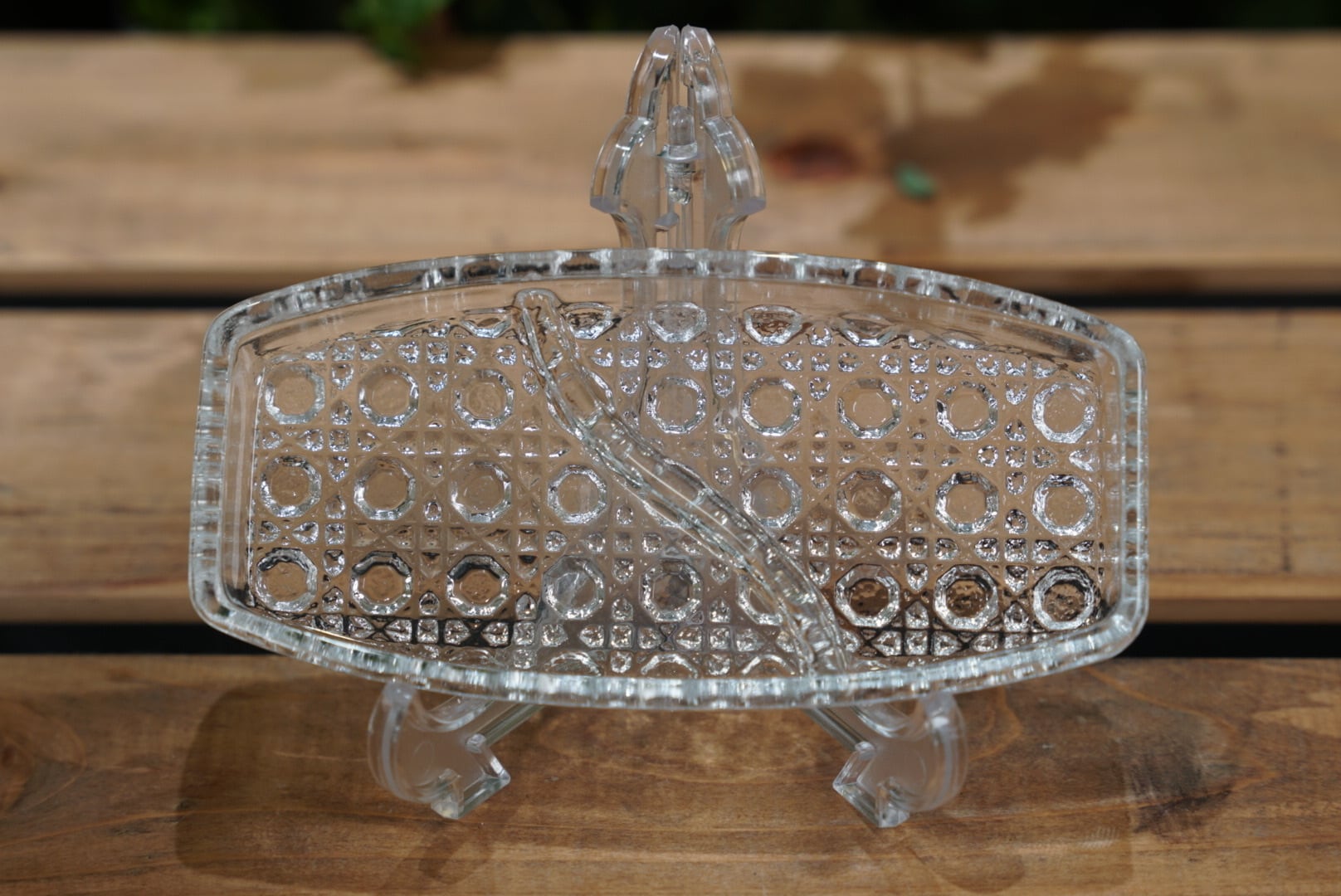 幾何学模様が美しい どこか懐かしいなガラスの小皿