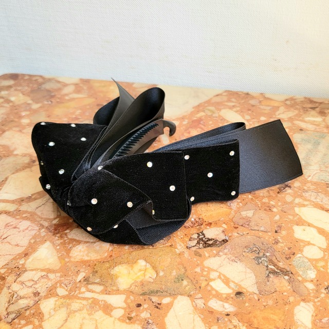 ドットストーンベロアタテバナナクリップ