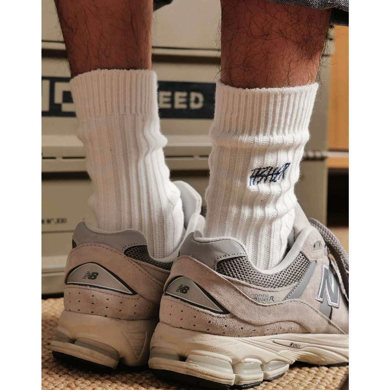 Script embroidery crew socks 1485 - 3