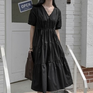 ワンピース レディース 送料無料 フレア ティアードワンピース Vネック カシュクール 半袖 ミモレ丈 リラックス ナチュラル ハイウエスト こなれ感 スタイル 小顔見せ 着痩せ 体形カバー インスタ トレンド きれいめ エレガント ルーズ カジュアル キュート フリル ギャザー シャーリング ゆったり フレア 大人かわいい 上品 無地 ブラック 黒 モノトーン ゆる ドレープ ふんわり ボリューム ティアード デート お出かけ 大きいサイズ プラスサイズ