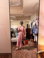 オールオーバーレッドフローラルドレス