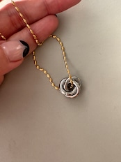 スリーリングネックレス