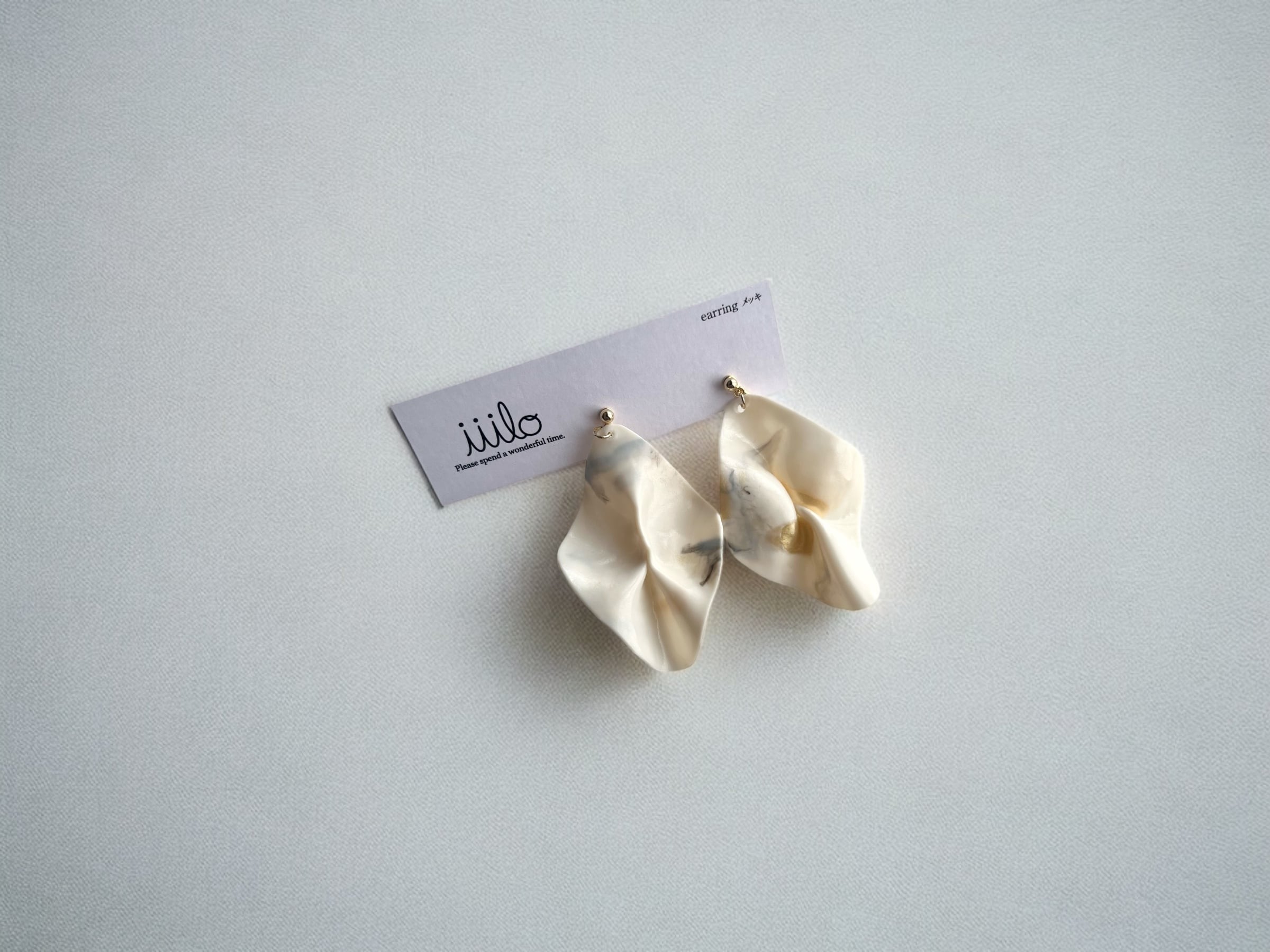 iiilo leafイヤリング