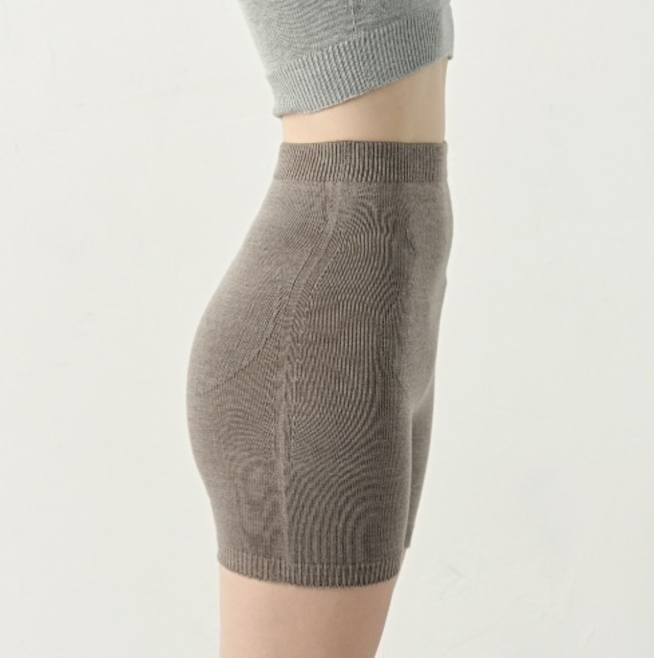 コンテックス　ぬいめのないウールコットンのはらまきパンツ