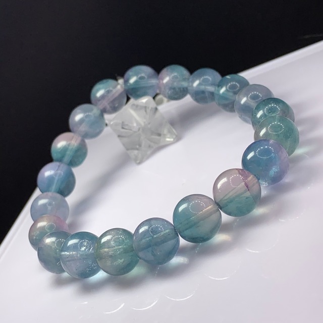 f65幻想的な色合い♪フローライトブレスレット
