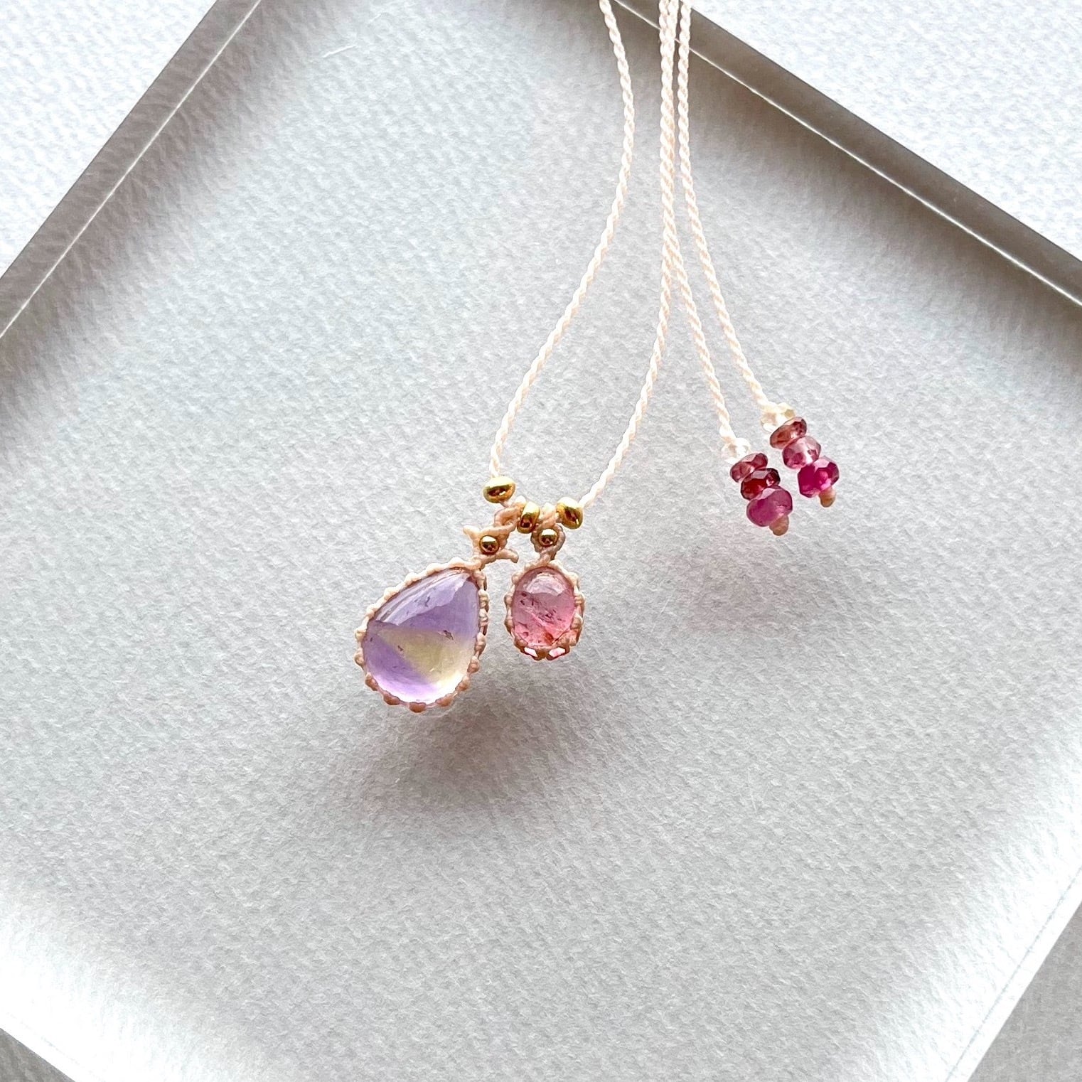 アメトリンとトルマリンのマクラメ編み 天然石ネックレス