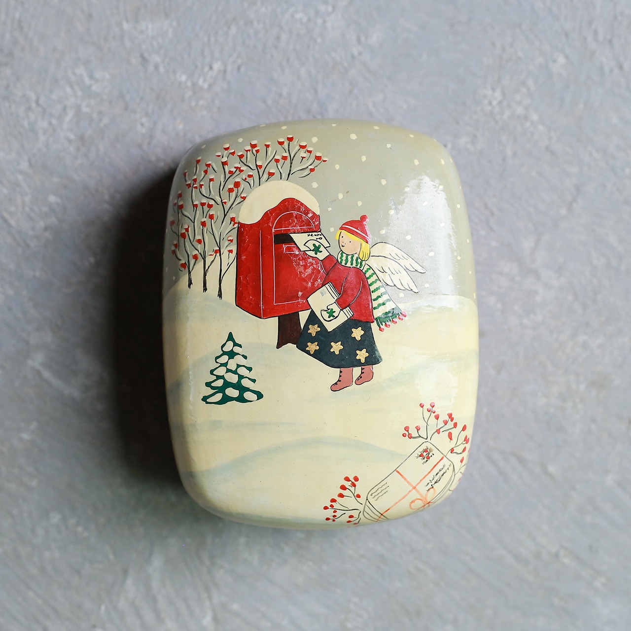 フィンランドから届いた、かわいいイラストの木箱