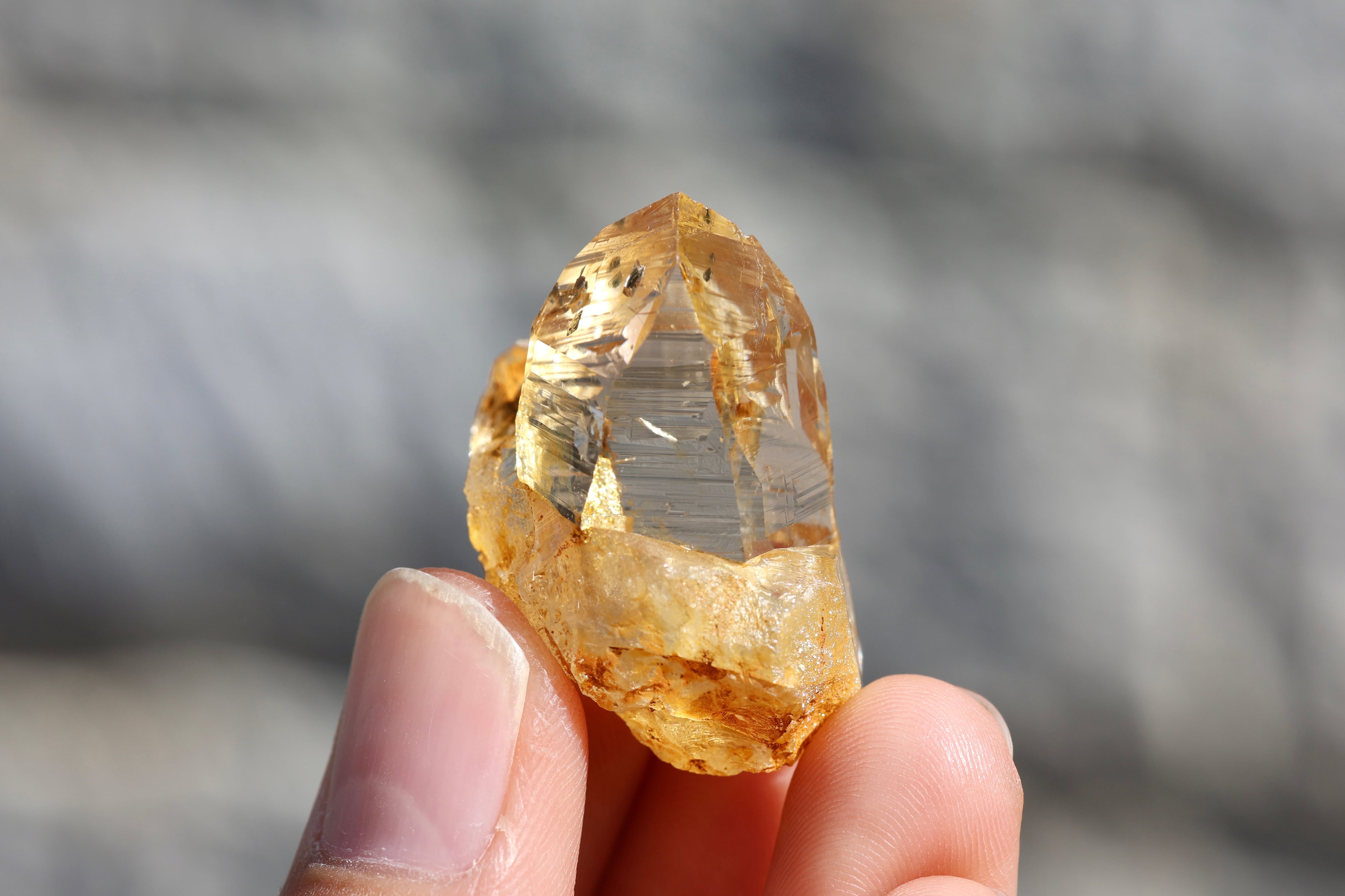 ヒマラヤ水晶 ガネーシュヒマール産 ゴールデンヒーラー | 石垣島の
