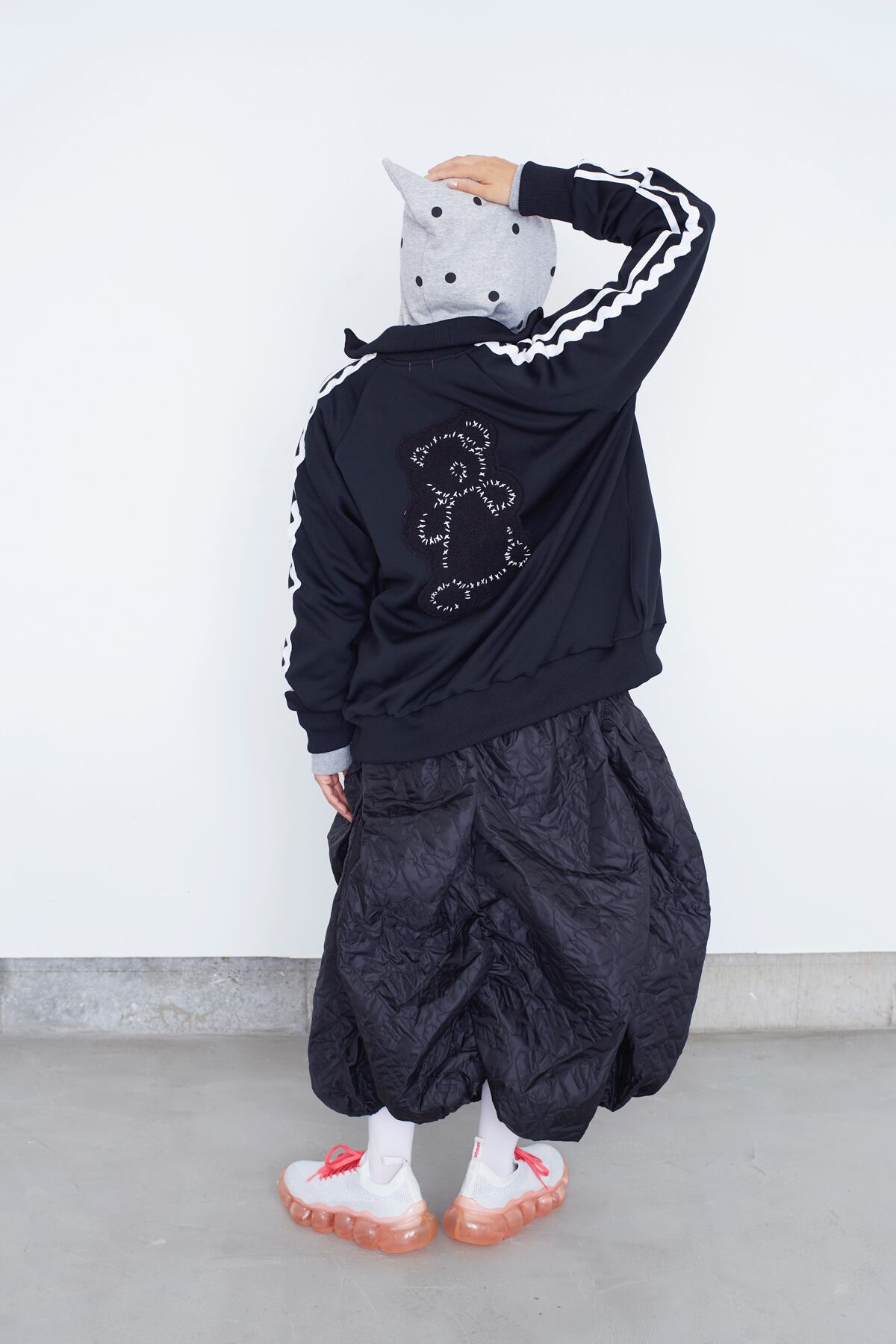 KUMA EMBROIDERY PATCH TRACK JACKET / L | frankygrow concept shop