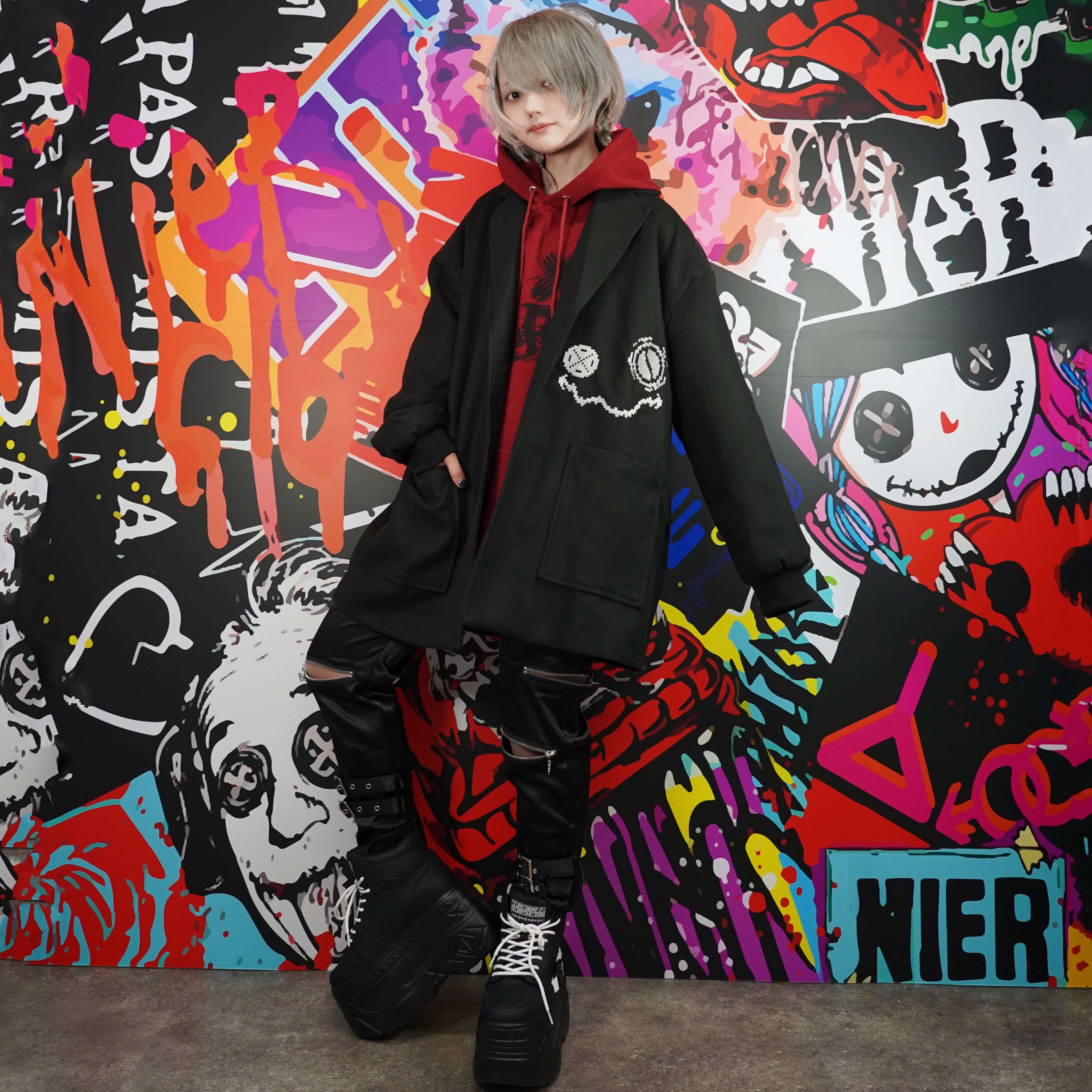 ドットフェイス刺繍入りオーバーサイズBLACKコート | NIER CLOTHING