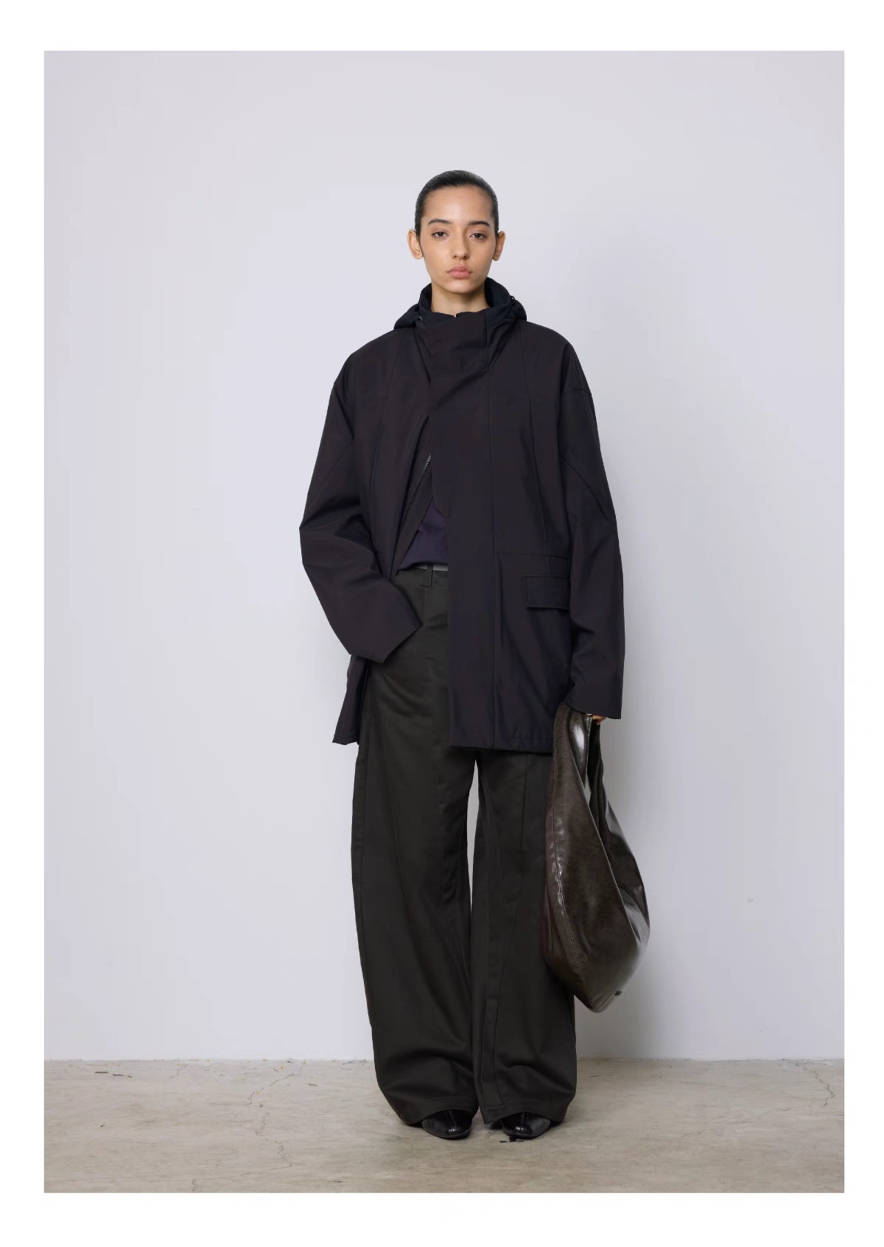 DECESOLO 25SS テンセル混 スプリットライン プリーツワイドパンツ