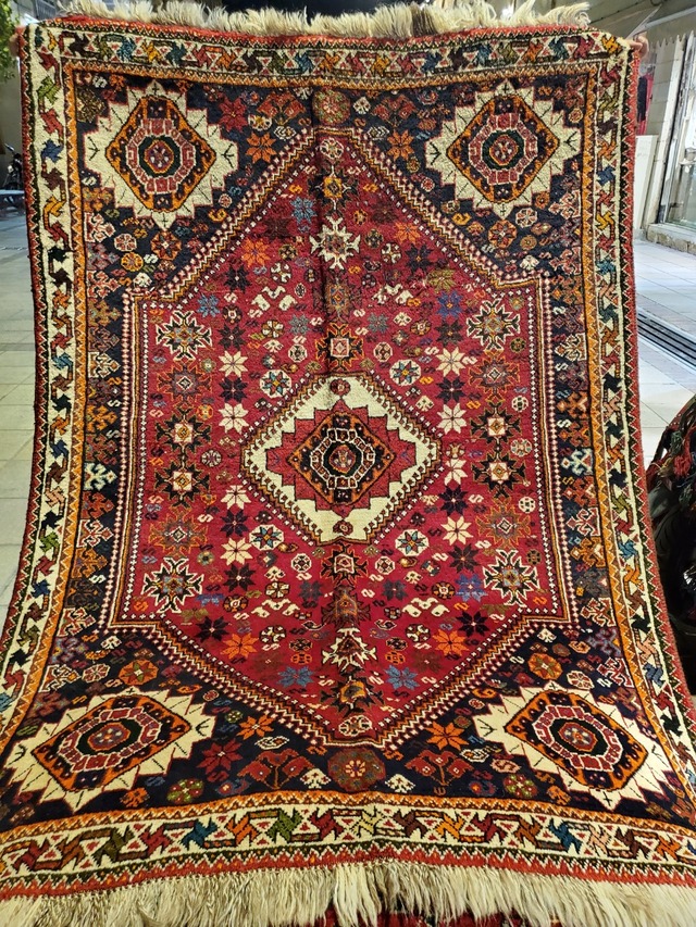 絨毯クエスト40【No.46】※現在、こちらの商品はイランに置いてあります。ご希望の方は先ずは在庫のご確認をお願いします。
