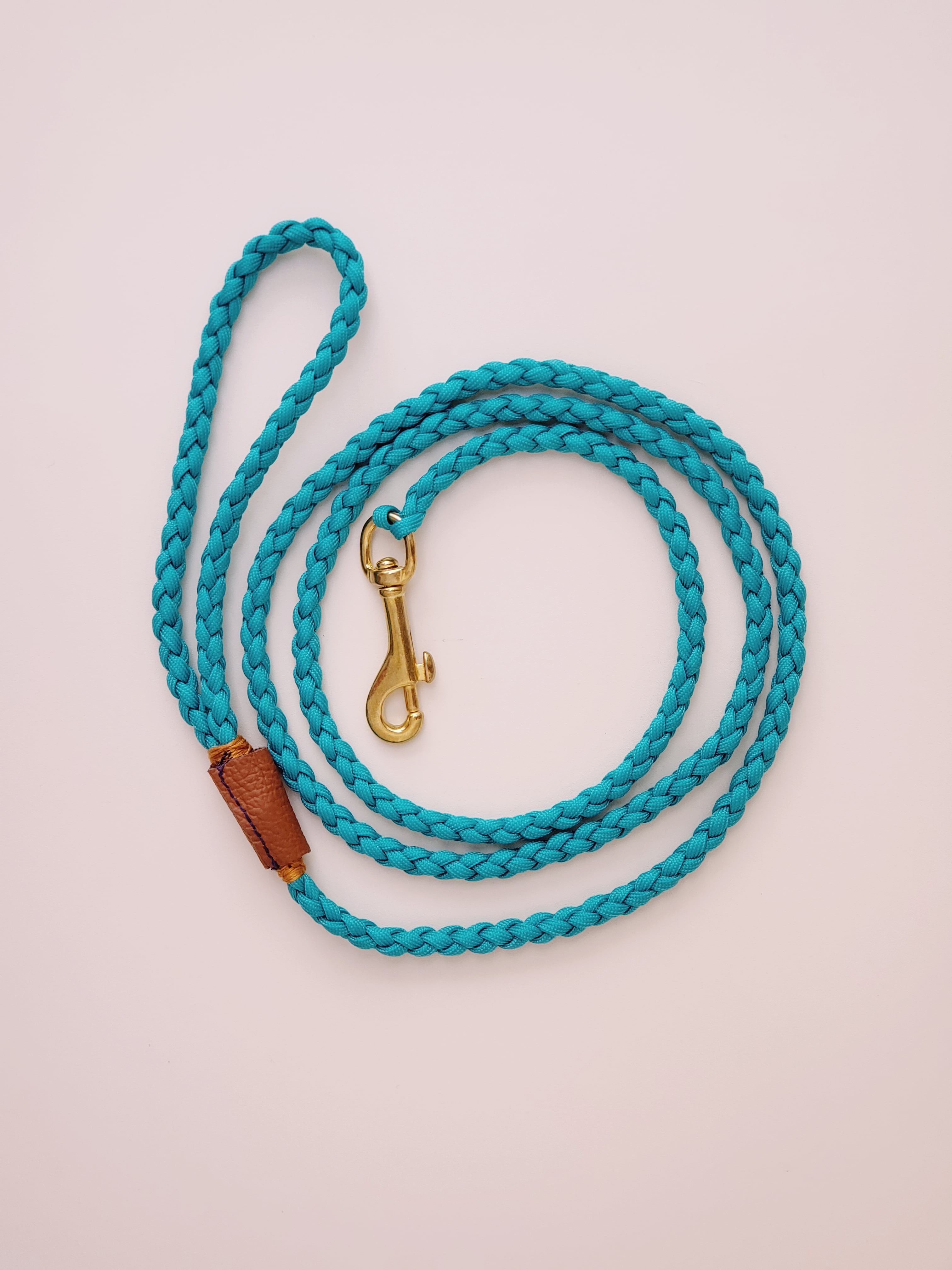 ティールグリーンの リード 犬 パラコードリード | ironnairo